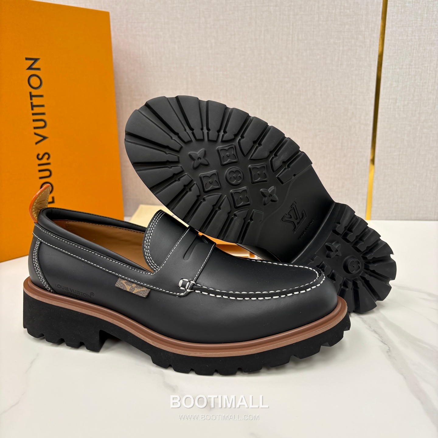 Louis Vuitton Monogram Embossed Calfskin Leather Platform Loafer Shoes with Chunky Rubber Sole Detail 루이비통 모노그램 엠보싱 카프스킨 레더 플랫폼 로퍼 슈즈 4.5cm 9