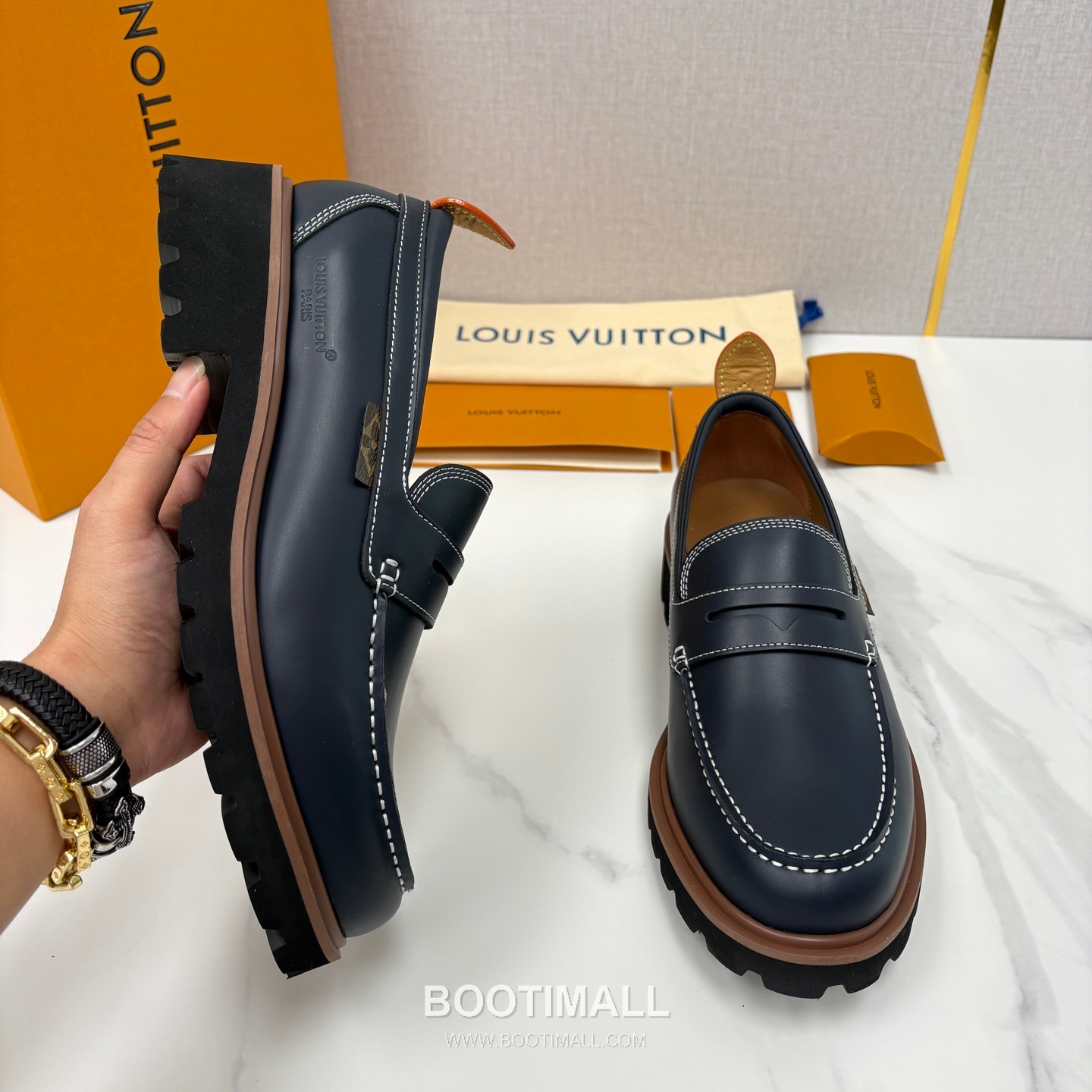 Louis Vuitton Monogram Embossed Calfskin Leather Platform Loafer Shoes with Chunky Rubber Sole Detail 루이비통 모노그램 엠보싱 카프스킨 레더 플랫폼 로퍼 슈즈 4.5cm 5