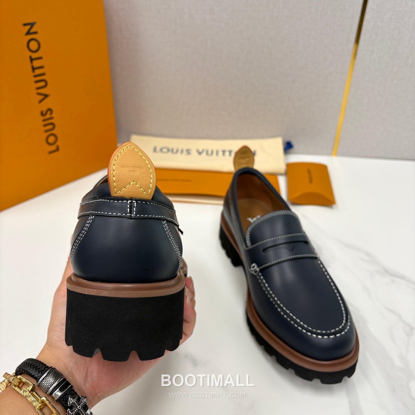 Louis Vuitton Monogram Embossed Calfskin Leather Platform Loafer Shoes with Chunky Rubber Sole Detail 루이비통 모노그램 엠보싱 카프스킨 레더 플랫폼 로퍼 슈즈 4.5cm 8