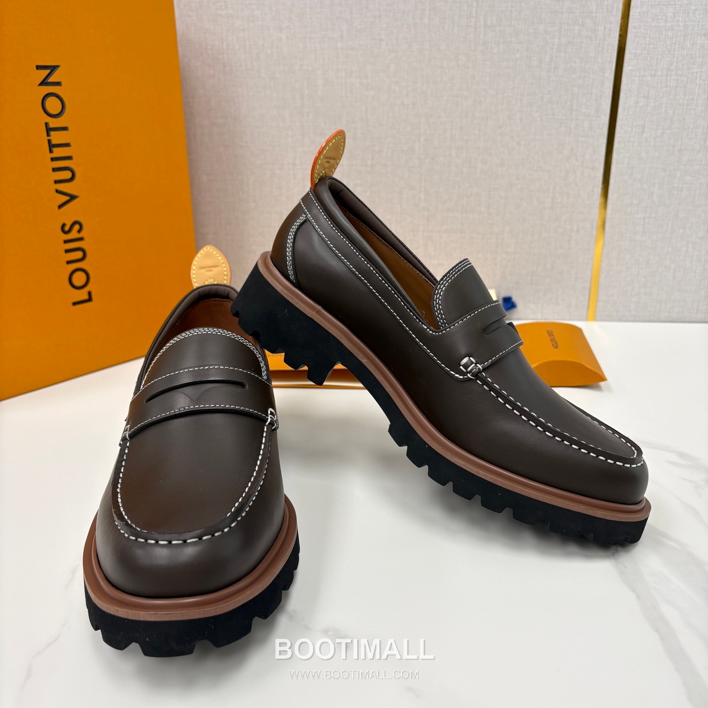 Louis Vuitton Monogram Embossed Calfskin Leather Platform Loafer Shoes with Chunky Rubber Sole Detail 루이비통 모노그램 엠보싱 카프스킨 레더 플랫폼 로퍼 슈즈 4.5cm 4