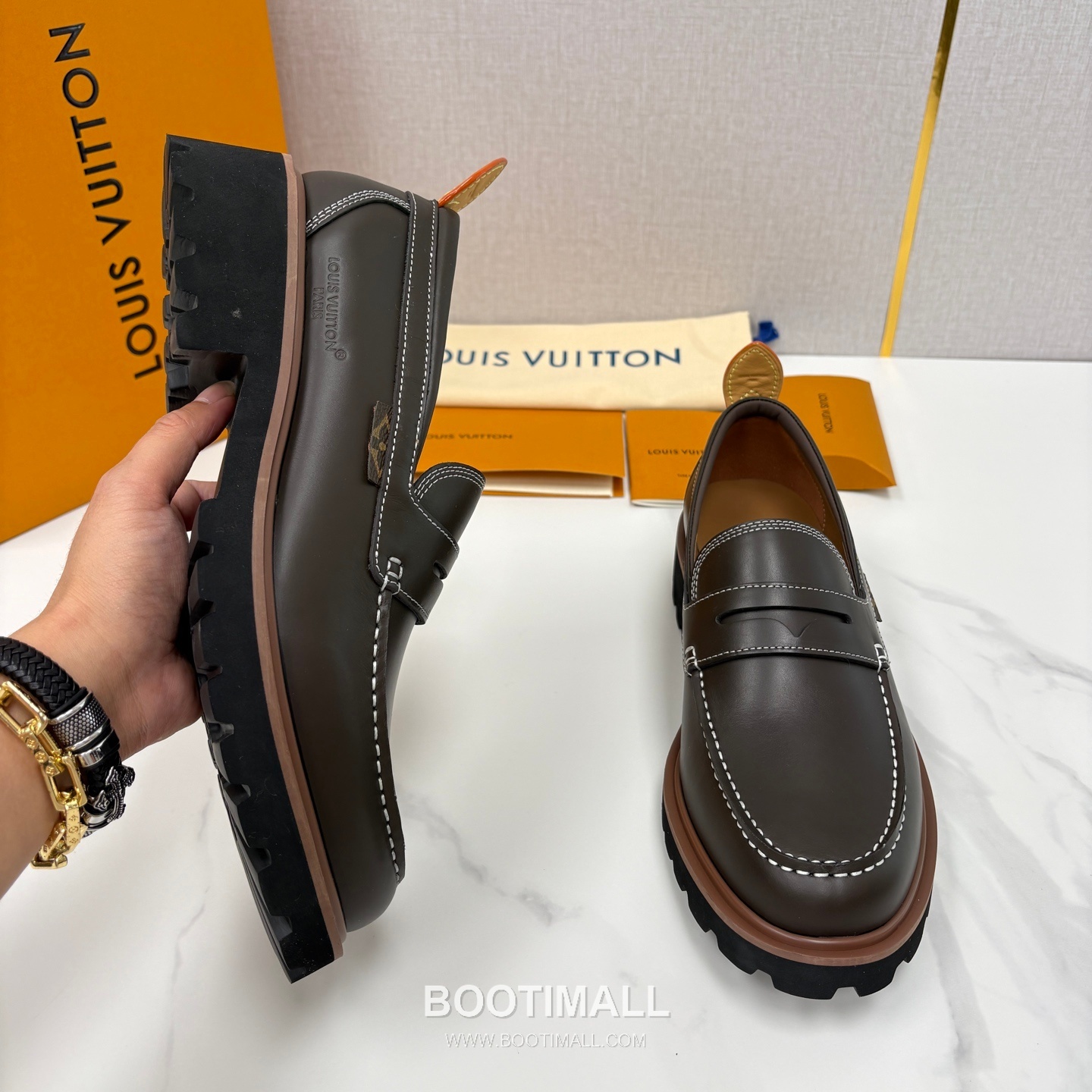 Louis Vuitton Monogram Embossed Calfskin Leather Platform Loafer Shoes with Chunky Rubber Sole Detail 루이비통 모노그램 엠보싱 카프스킨 레더 플랫폼 로퍼 슈즈 4.5cm 5
