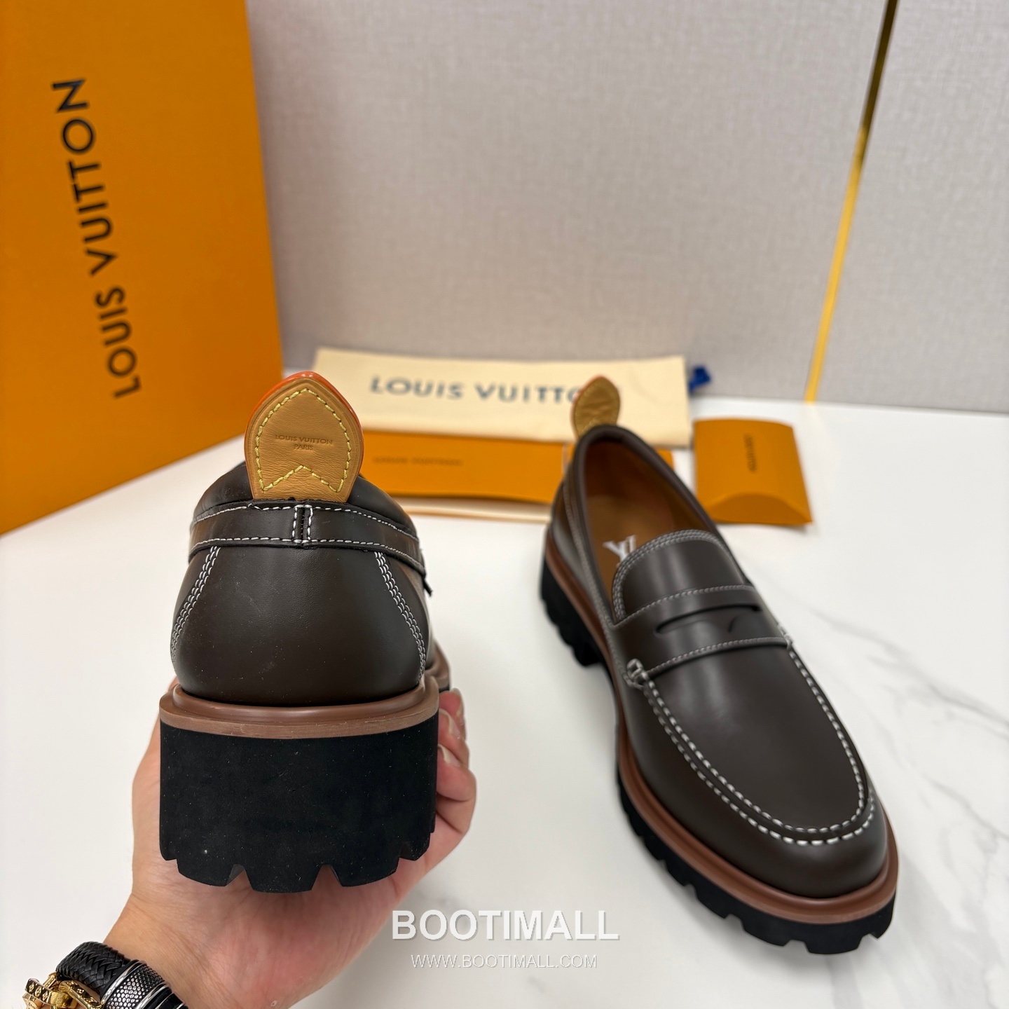 Louis Vuitton Monogram Embossed Calfskin Leather Platform Loafer Shoes with Chunky Rubber Sole Detail 루이비통 모노그램 엠보싱 카프스킨 레더 플랫폼 로퍼 슈즈 4.5cm 8