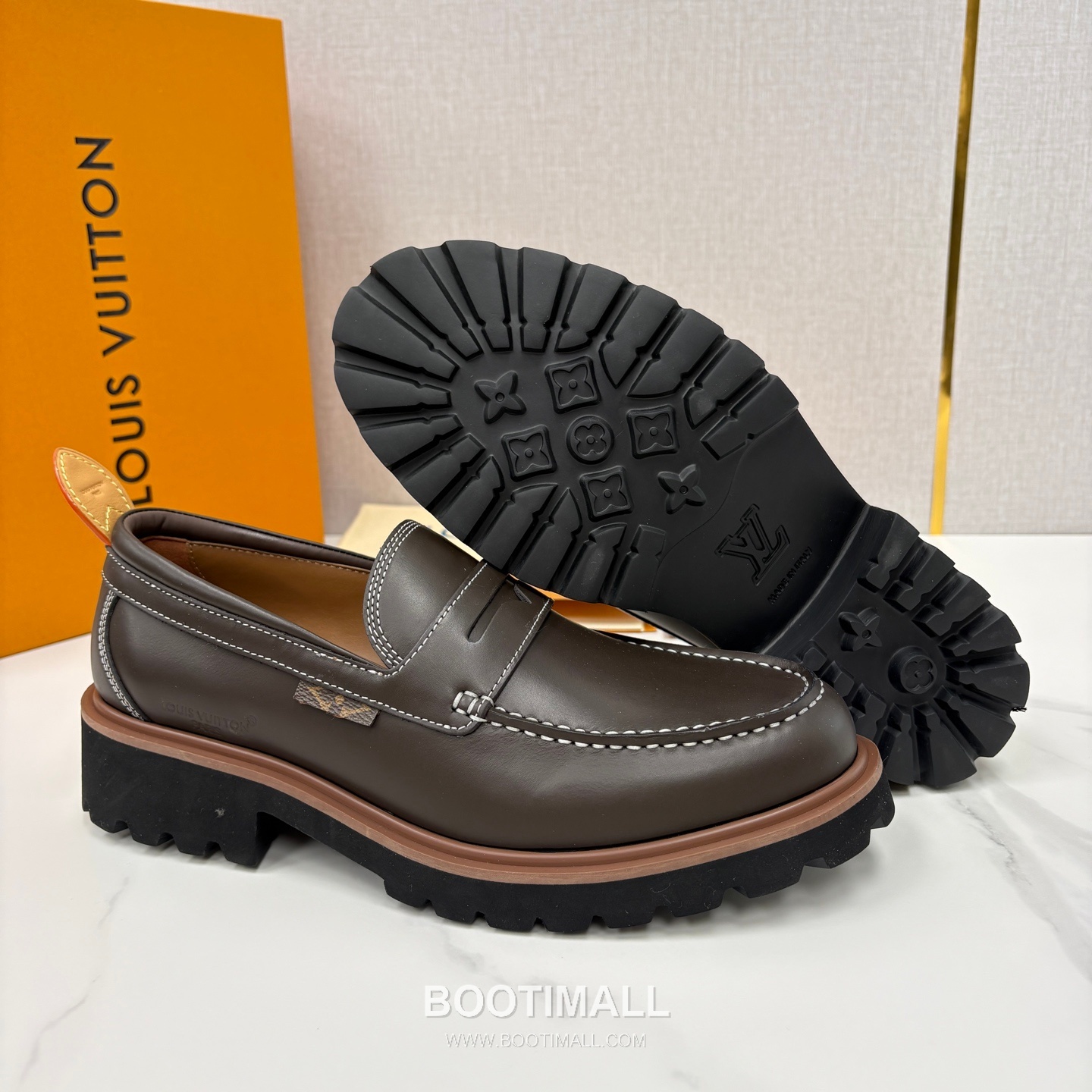 Louis Vuitton Monogram Embossed Calfskin Leather Platform Loafer Shoes with Chunky Rubber Sole Detail 루이비통 모노그램 엠보싱 카프스킨 레더 플랫폼 로퍼 슈즈 4.5cm 9
