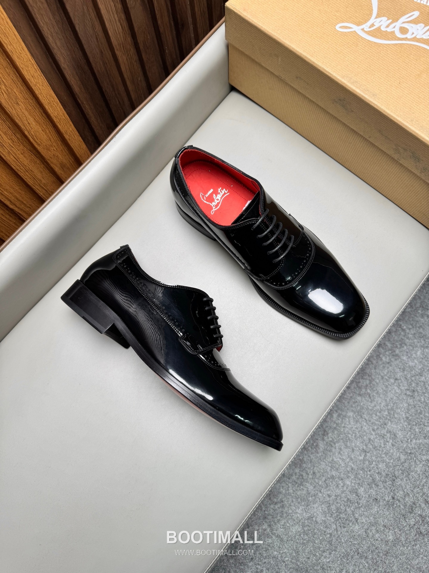 Christian Louboutin Calfskin Leather Loafer Shoes with Red Sole Detail 크리스찬루부탱 카프스킨 레더 로퍼 슈즈 2.5cm 2