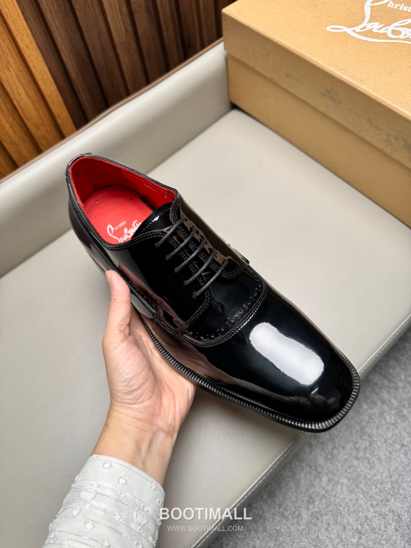 Christian Louboutin Calfskin Leather Loafer Shoes with Red Sole Detail 크리스찬루부탱 카프스킨 레더 로퍼 슈즈 2.5cm 7