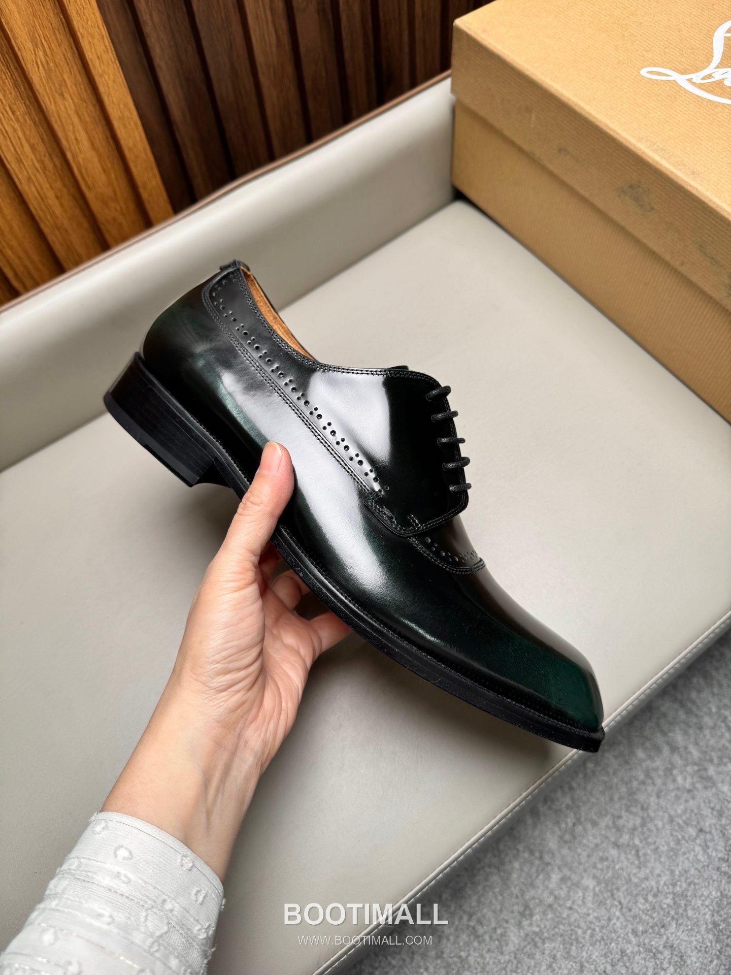 Christian Louboutin Calfskin Leather Loafer Shoes with Red Sole Detail 크리스찬루부탱 카프스킨 레더 로퍼 슈즈 2.5cm 6