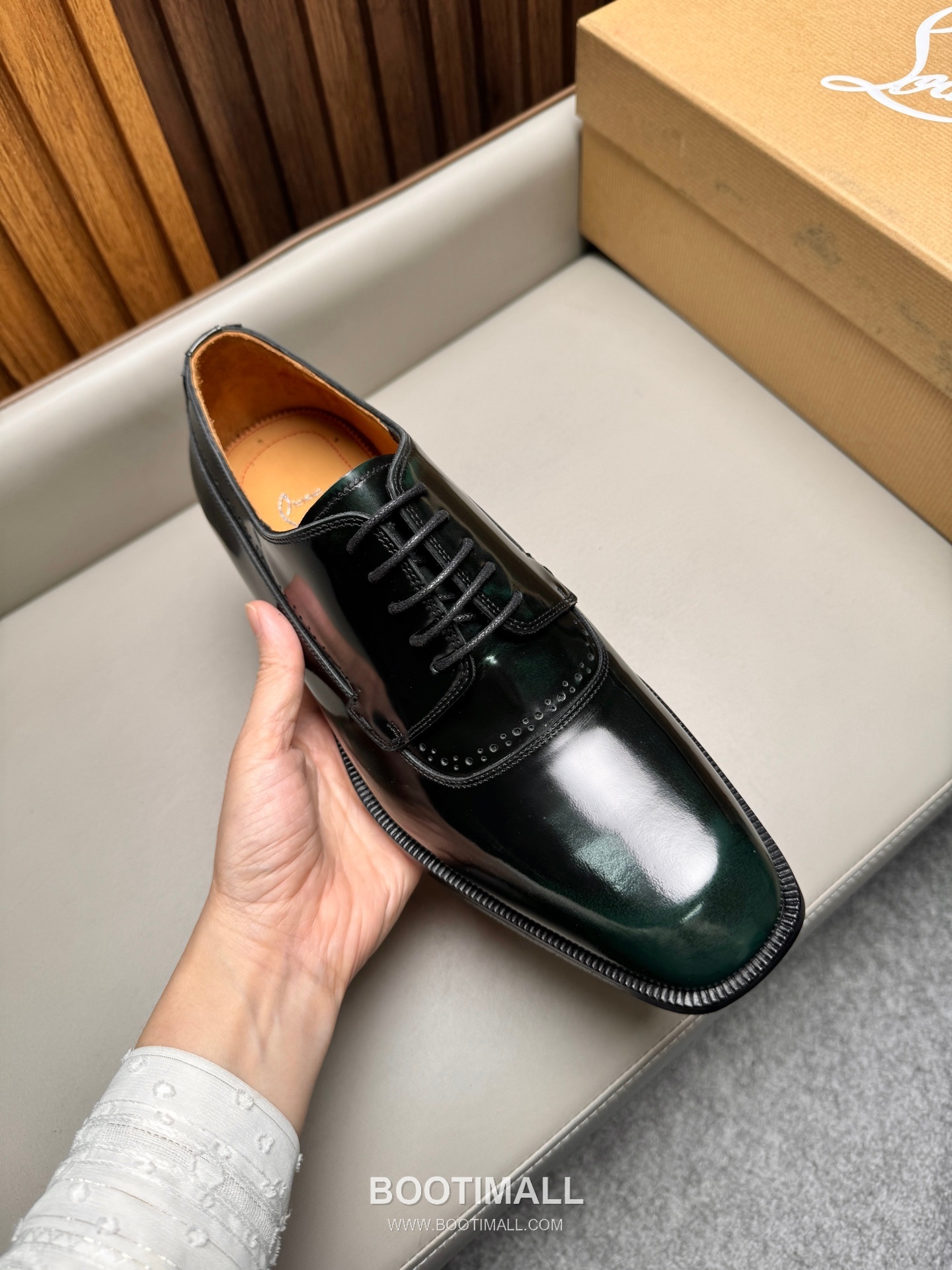 Christian Louboutin Calfskin Leather Loafer Shoes with Red Sole Detail 크리스찬루부탱 카프스킨 레더 로퍼 슈즈 2.5cm 7