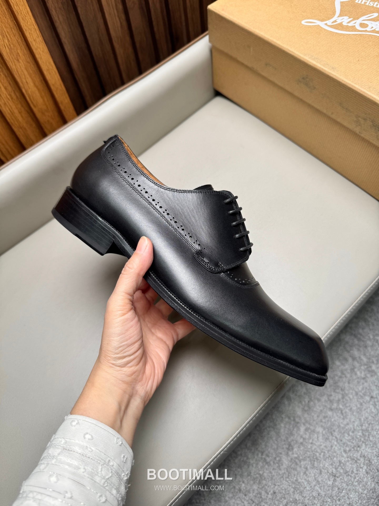 Christian Louboutin Calfskin Leather Loafer Shoes with Red Sole Detail 크리스찬루부탱 카프스킨 레더 로퍼 슈즈 2.5cm 6