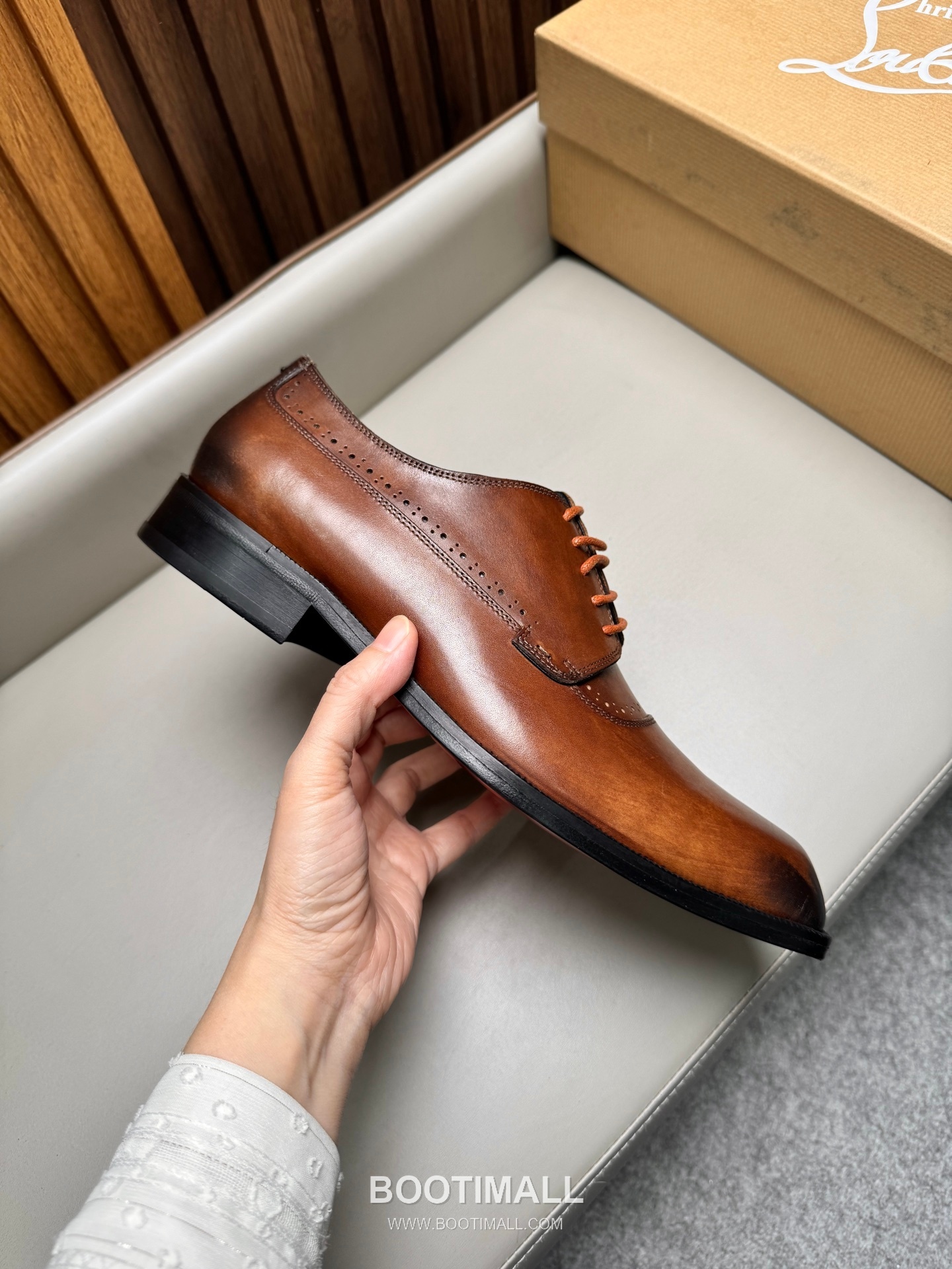 Christian Louboutin Calfskin Leather Loafer Shoes with Red Sole Detail 크리스찬루부탱 카프스킨 레더 로퍼 슈즈 2.5cm 6