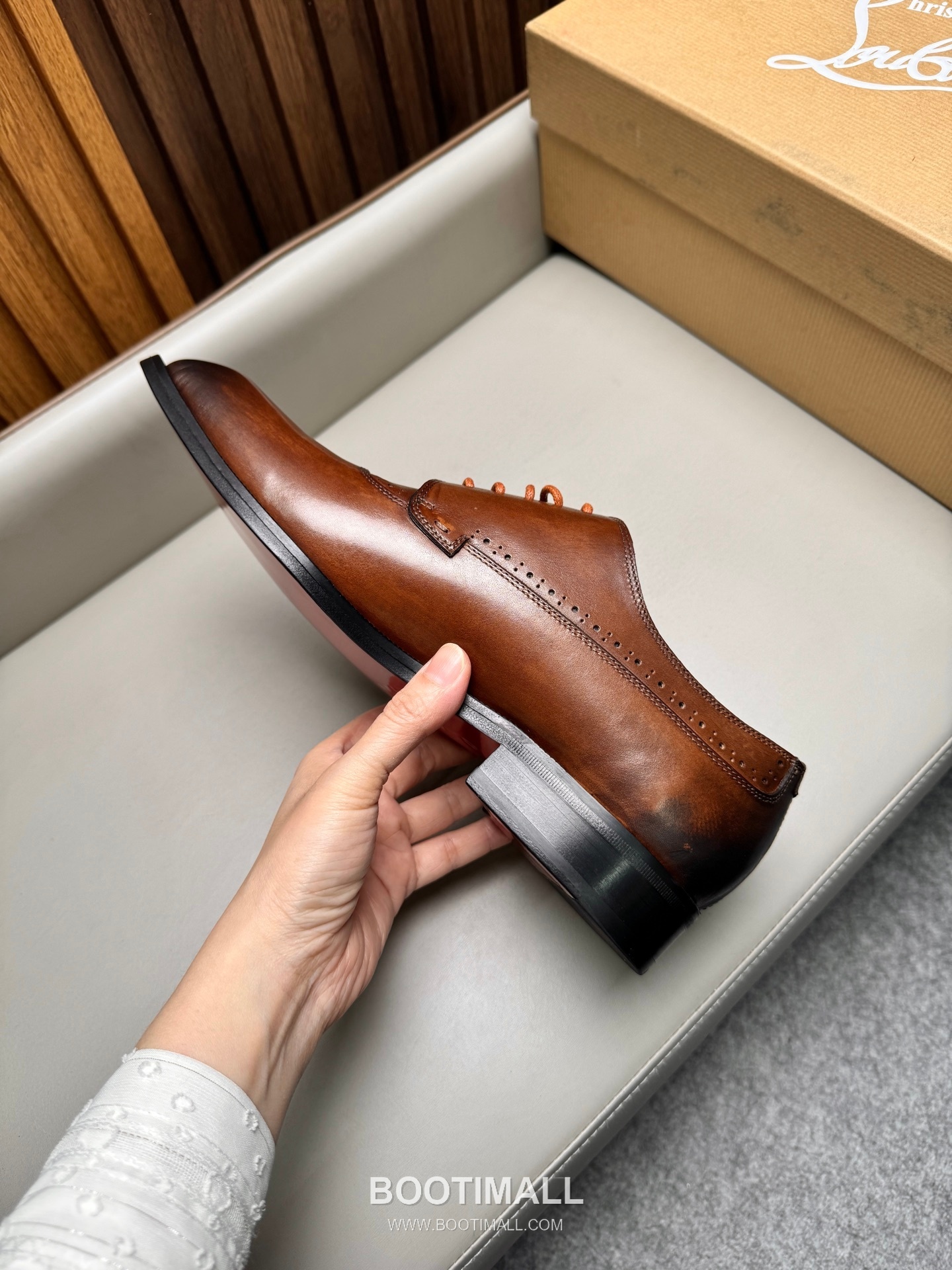 Christian Louboutin Calfskin Leather Loafer Shoes with Red Sole Detail 크리스찬루부탱 카프스킨 레더 로퍼 슈즈 2.5cm 8