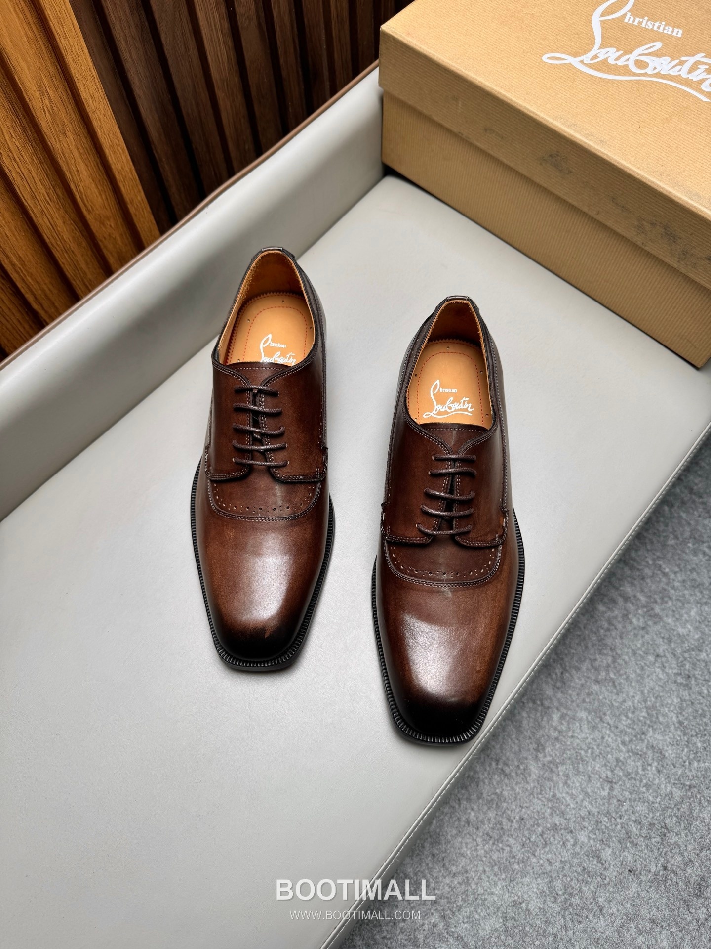 Christian Louboutin Calfskin Leather Loafer Shoes with Red Sole Detail 크리스찬루부탱 카프스킨 레더 로퍼 슈즈 2.5cm 4