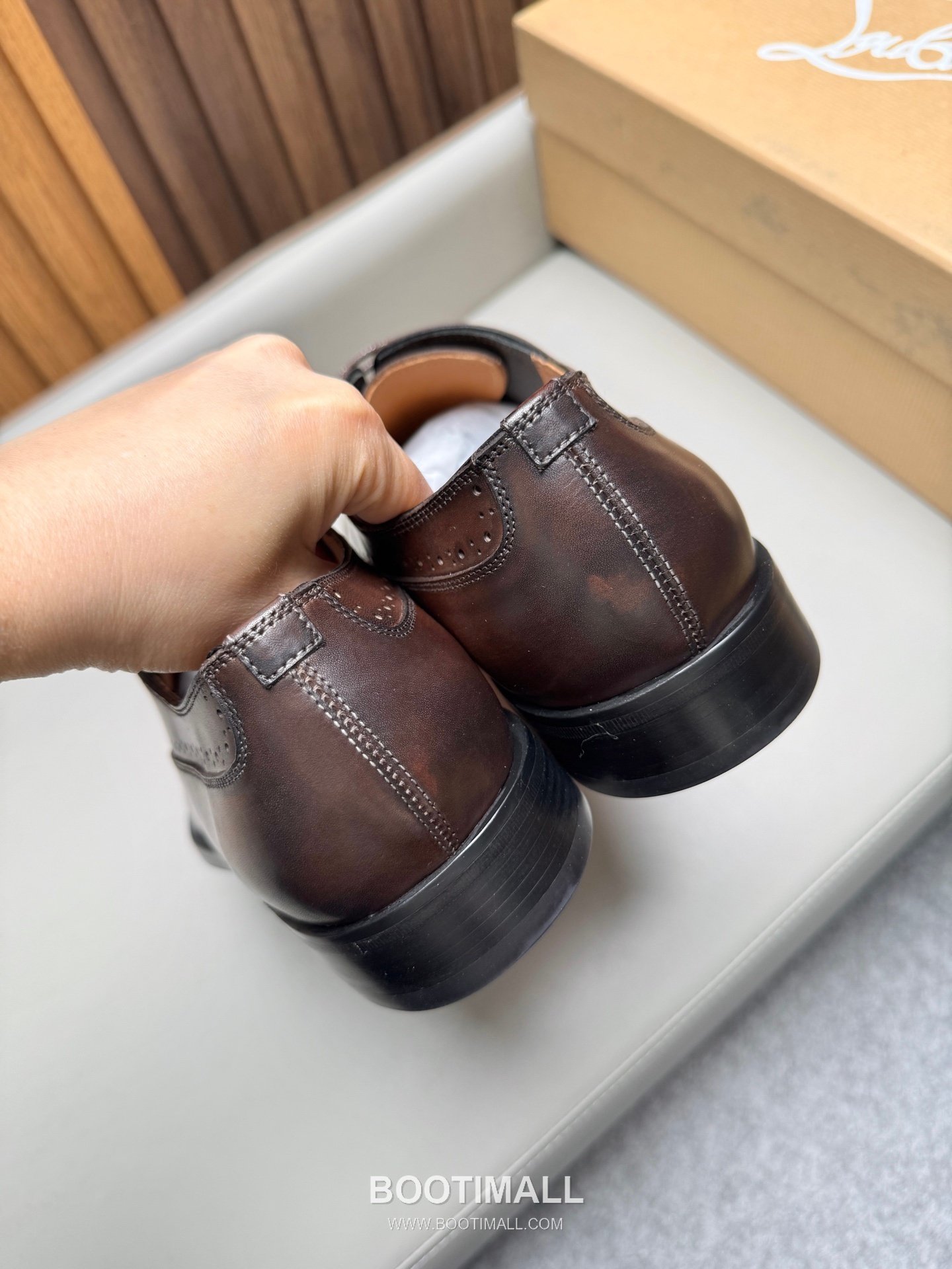 Christian Louboutin Calfskin Leather Loafer Shoes with Red Sole Detail 크리스찬루부탱 카프스킨 레더 로퍼 슈즈 2.5cm 5