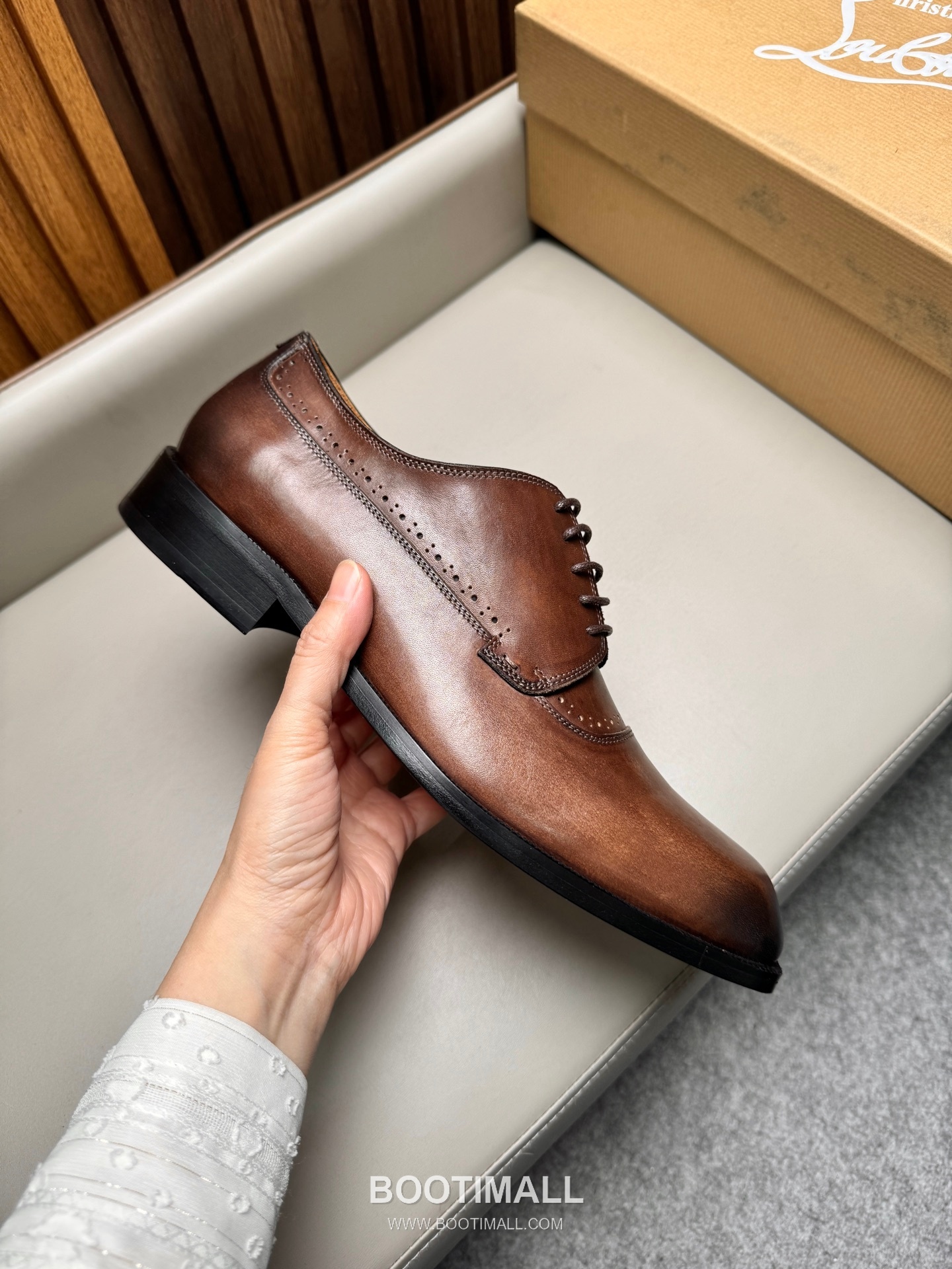 Christian Louboutin Calfskin Leather Loafer Shoes with Red Sole Detail 크리스찬루부탱 카프스킨 레더 로퍼 슈즈 2.5cm 6