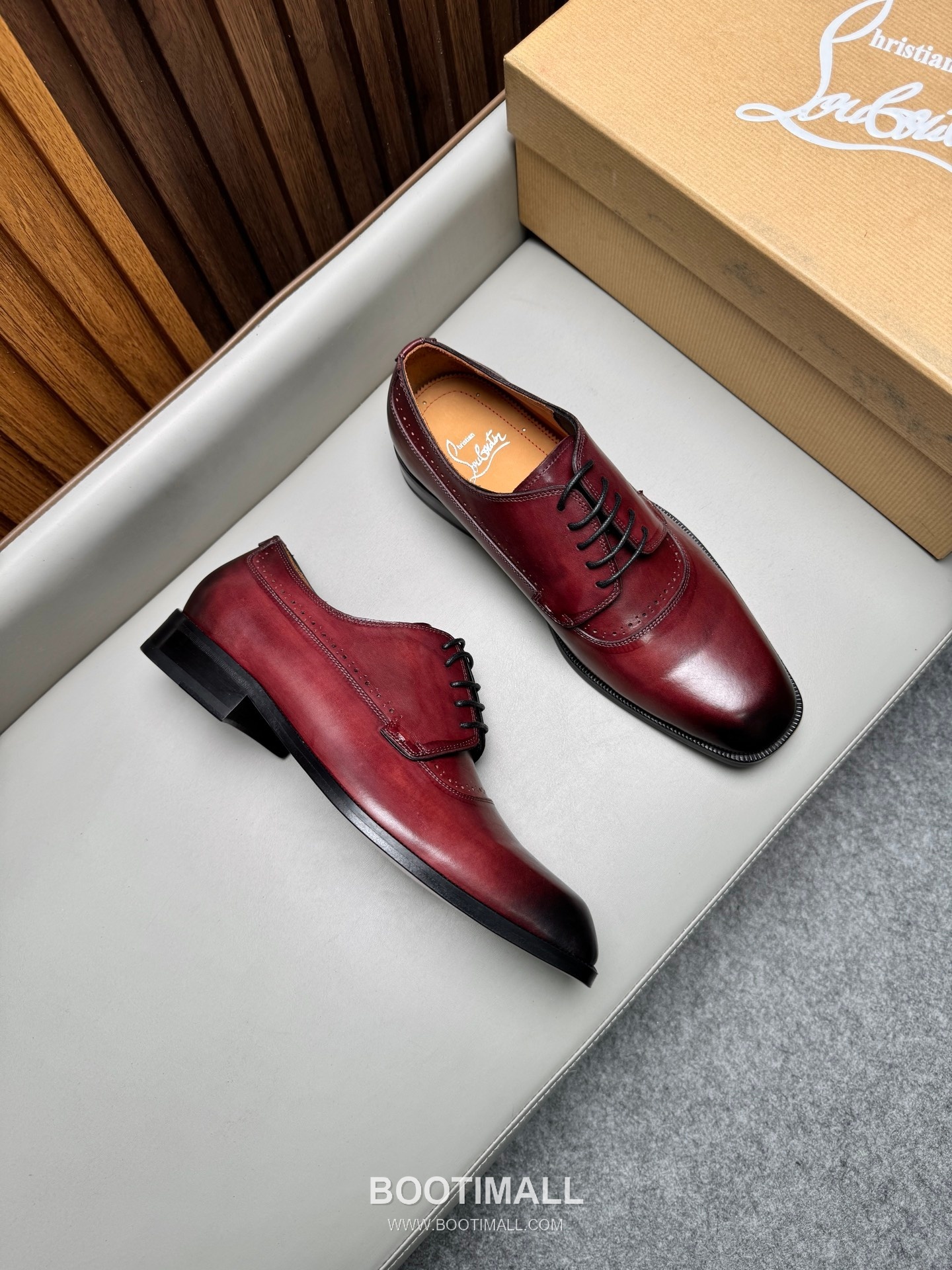 Christian Louboutin Calfskin Leather Loafer Shoes with Red Sole Detail 크리스찬루부탱 카프스킨 레더 로퍼 슈즈 2.5cm 2