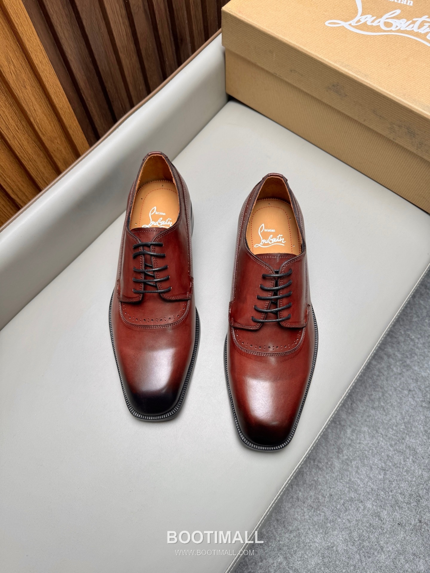 Christian Louboutin Calfskin Leather Loafer Shoes with Red Sole Detail 크리스찬루부탱 카프스킨 레더 로퍼 슈즈 2.5cm 4