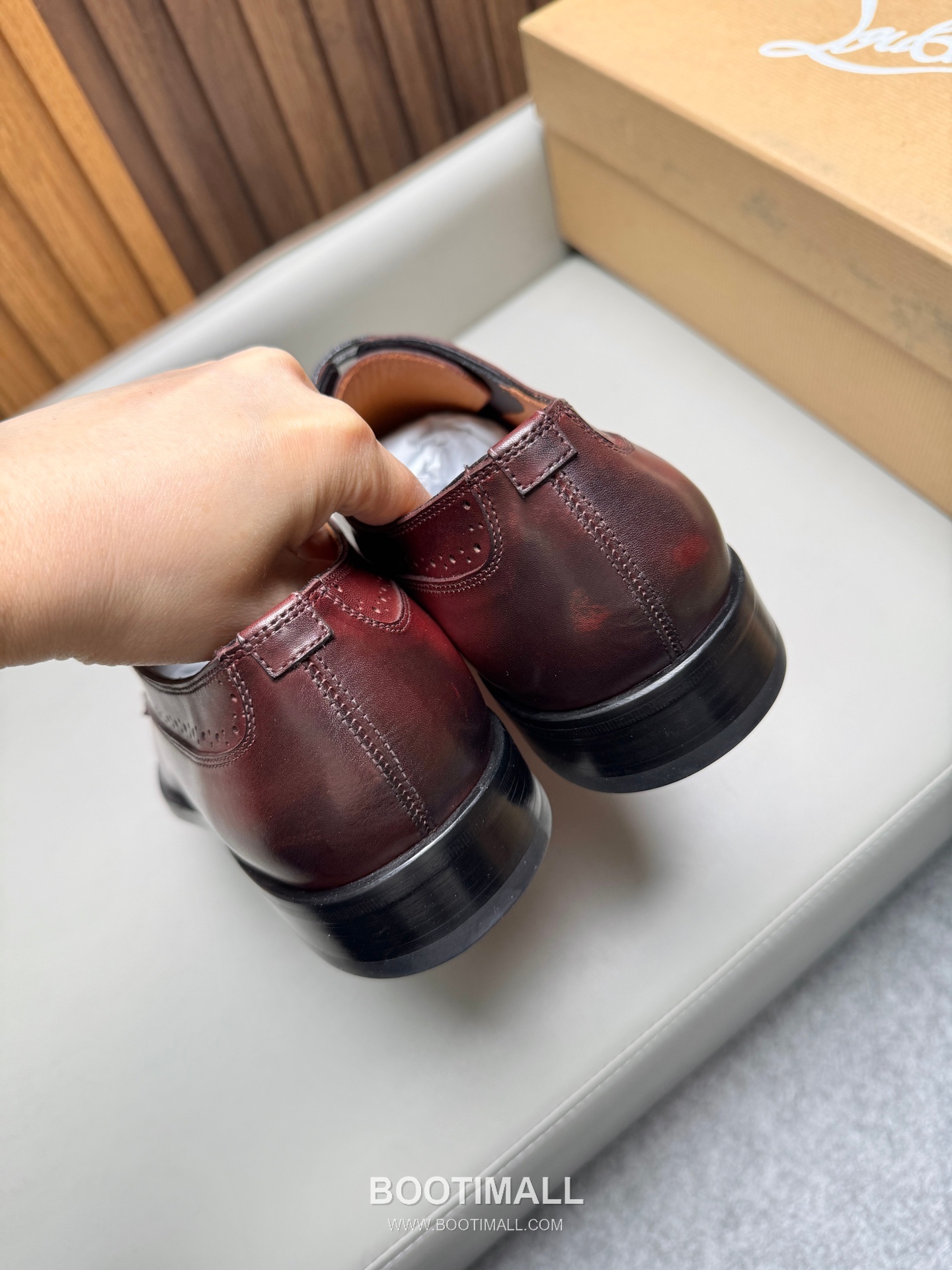 Christian Louboutin Calfskin Leather Loafer Shoes with Red Sole Detail 크리스찬루부탱 카프스킨 레더 로퍼 슈즈 2.5cm 5