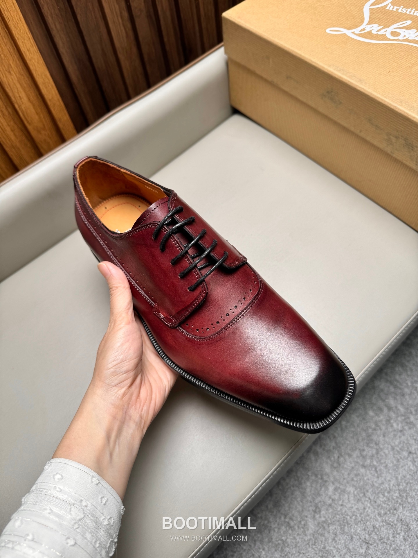 Christian Louboutin Calfskin Leather Loafer Shoes with Red Sole Detail 크리스찬루부탱 카프스킨 레더 로퍼 슈즈 2.5cm 7