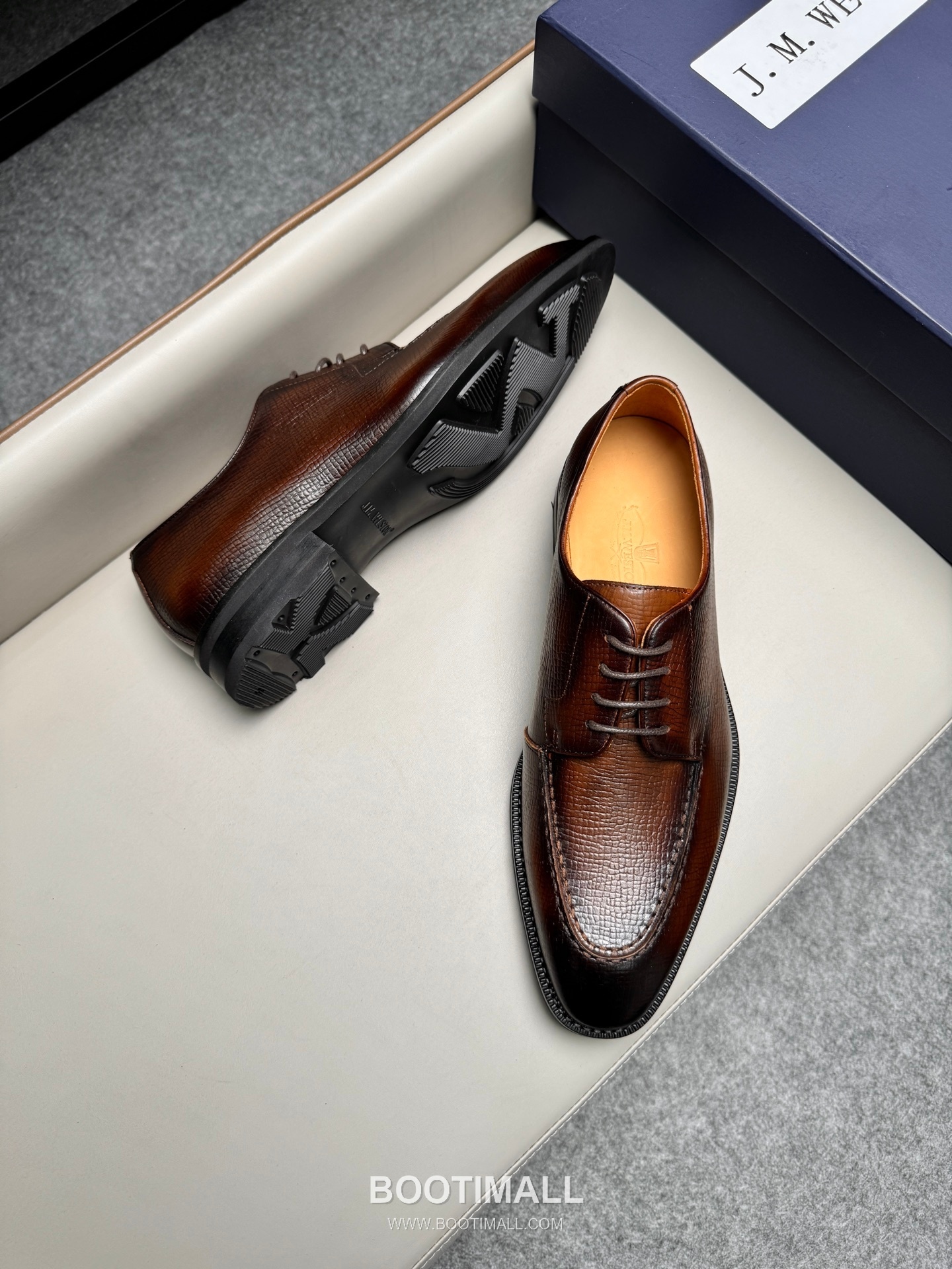J.M.Weston Classic Calfskin Leather Lace-Up Dress Shoes with Lightweight Sole Detail 제이엠웨스턴 클래식 카프스킨 레더 레이스업 드레스 슈즈 2.5cm 3