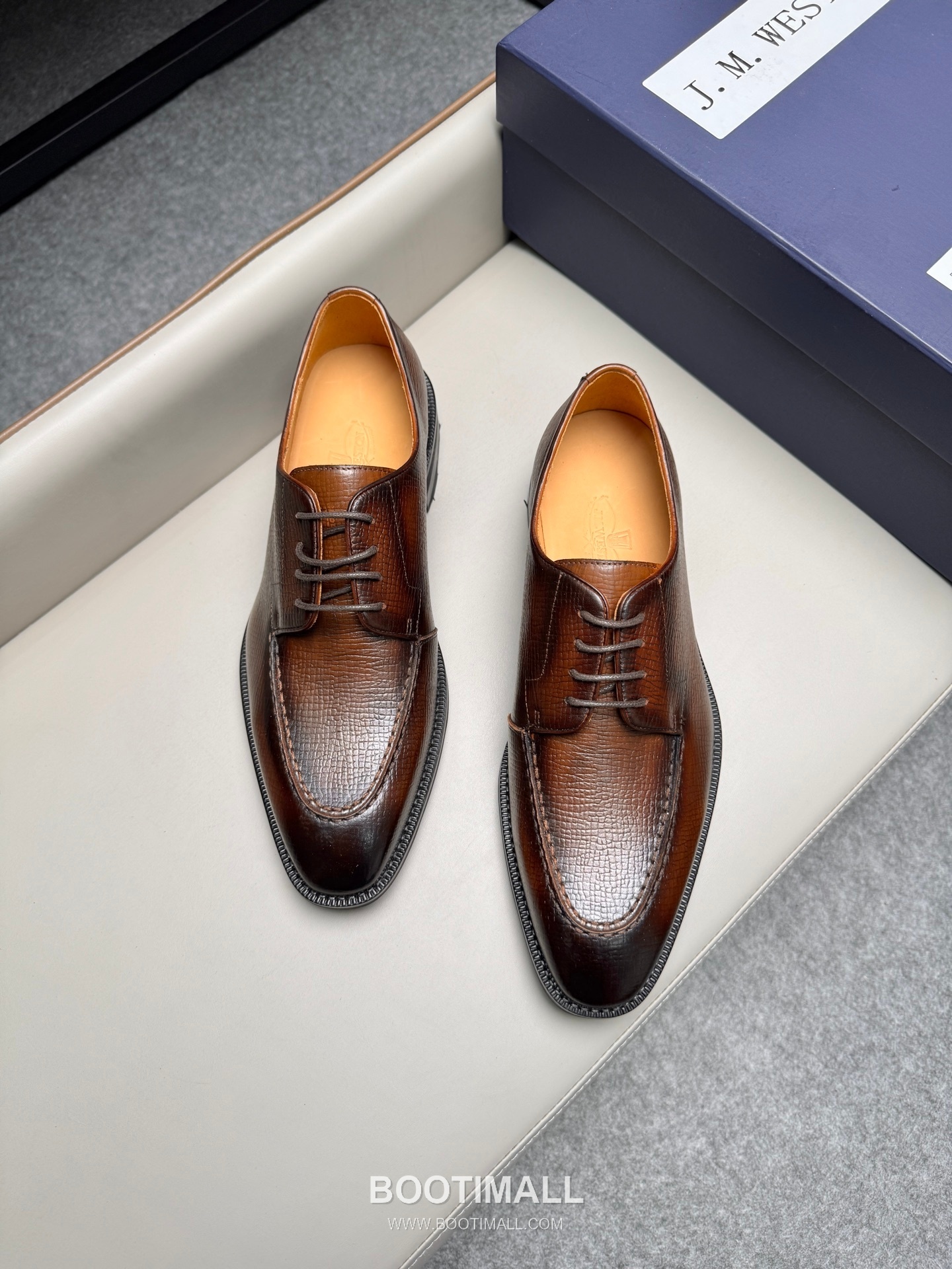 J.M.Weston Classic Calfskin Leather Lace-Up Dress Shoes with Lightweight Sole Detail 제이엠웨스턴 클래식 카프스킨 레더 레이스업 드레스 슈즈 2.5cm 4