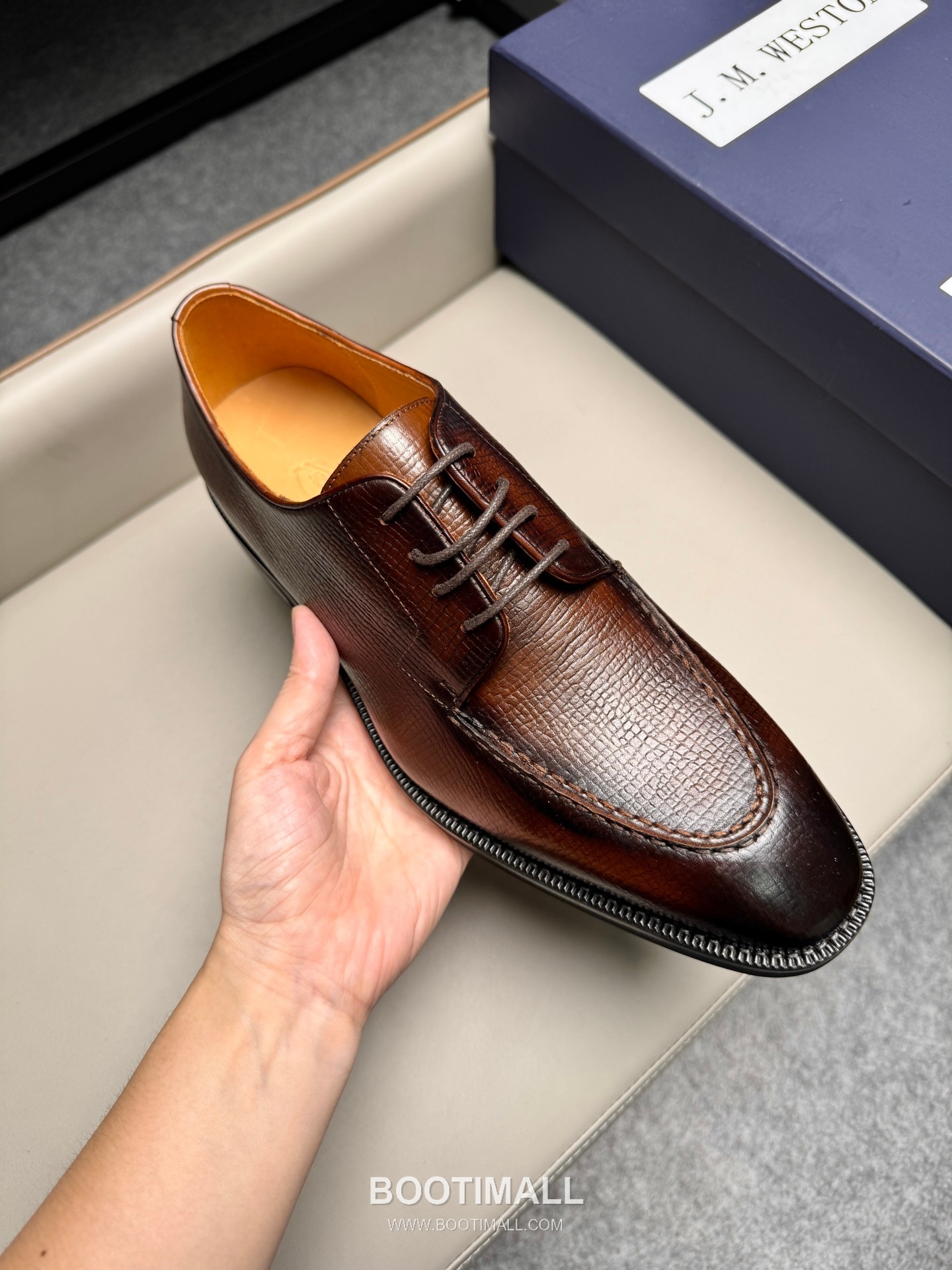 J.M.Weston Classic Calfskin Leather Lace-Up Dress Shoes with Lightweight Sole Detail 제이엠웨스턴 클래식 카프스킨 레더 레이스업 드레스 슈즈 2.5cm 7