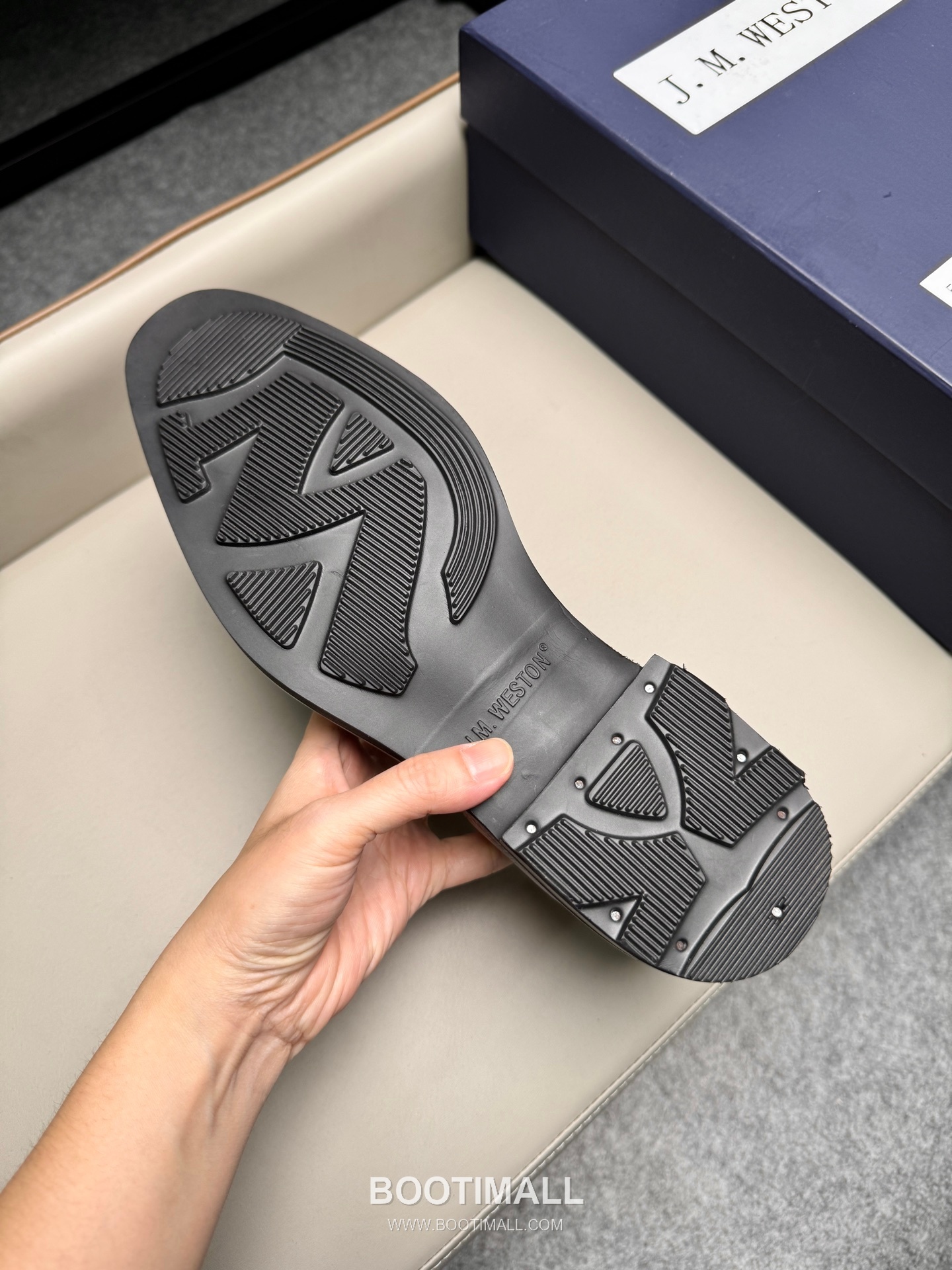 J.M.Weston Classic Calfskin Leather Lace-Up Dress Shoes with Lightweight Sole Detail 제이엠웨스턴 클래식 카프스킨 레더 레이스업 드레스 슈즈 2.5cm 9