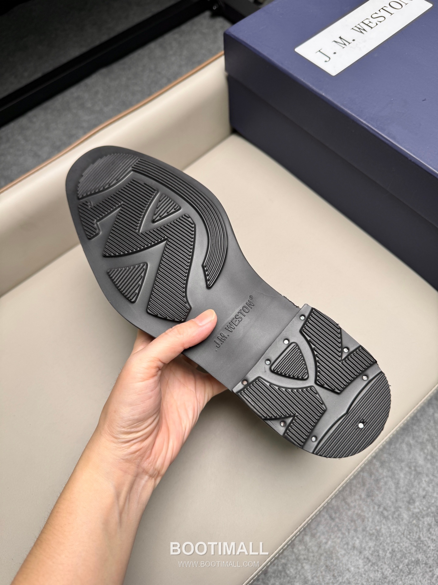 J.M.Weston Classic Calfskin Leather Lace-Up Dress Shoes with Lightweight Sole Detail 제이엠웨스턴 클래식 카프스킨 레더 레이스업 드레스 슈즈 2.5cm 9