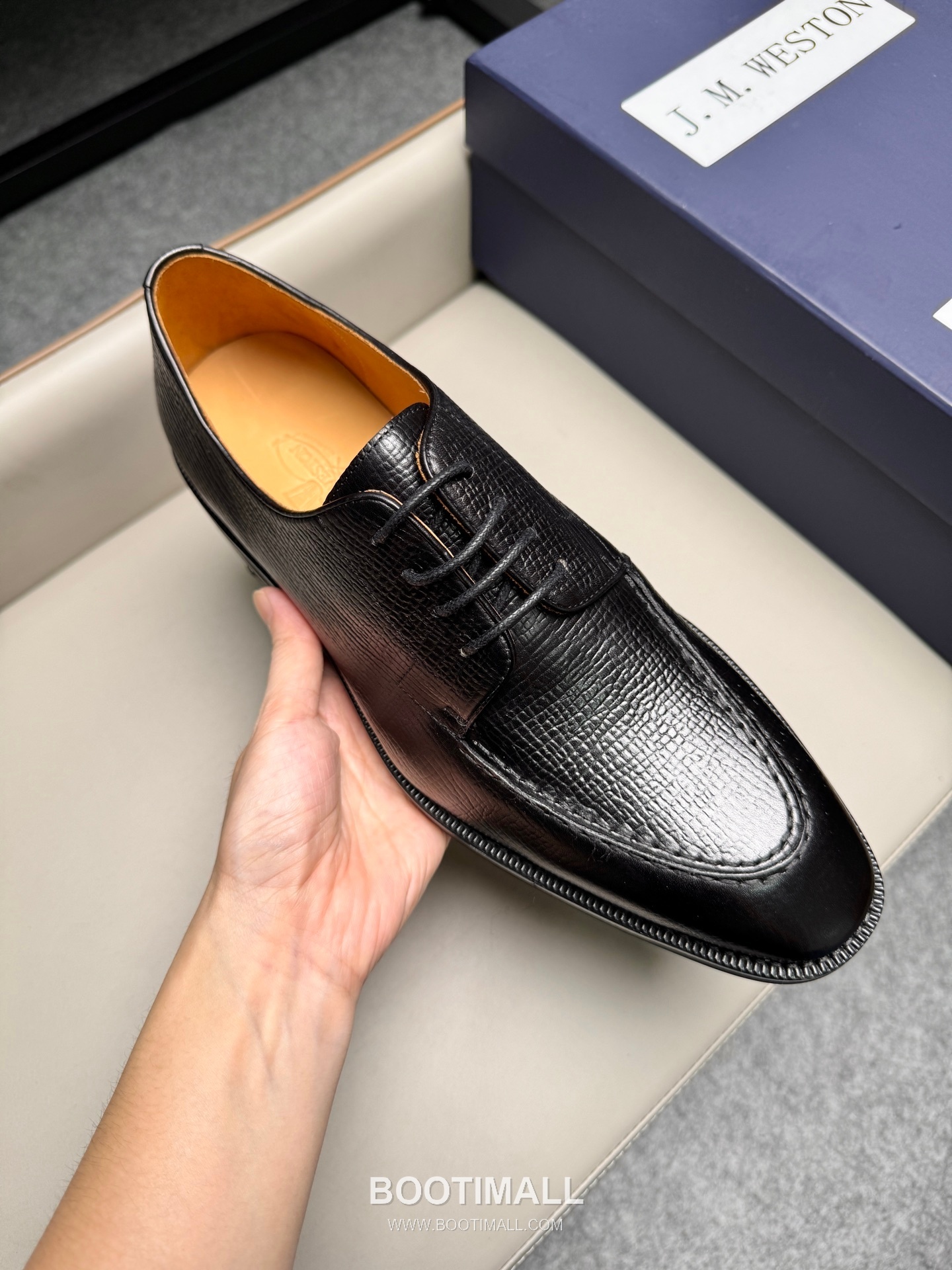 J.M.Weston Classic Calfskin Leather Lace-Up Dress Shoes with Lightweight Sole Detail 제이엠웨스턴 클래식 카프스킨 레더 레이스업 드레스 슈즈 2.5cm 7