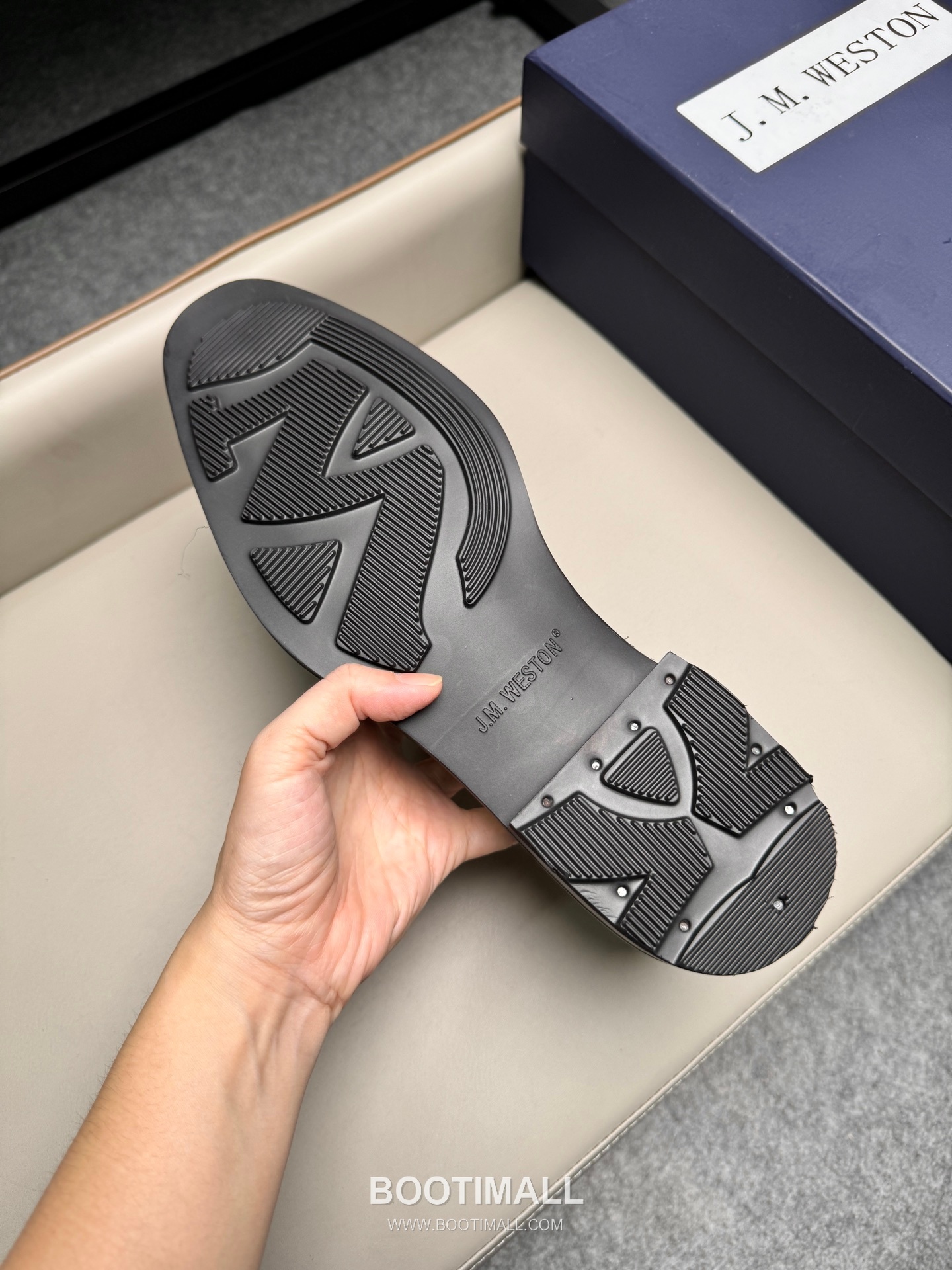 J.M.Weston Classic Calfskin Leather Lace-Up Dress Shoes with Lightweight Sole Detail 제이엠웨스턴 클래식 카프스킨 레더 레이스업 드레스 슈즈 2.5cm 9