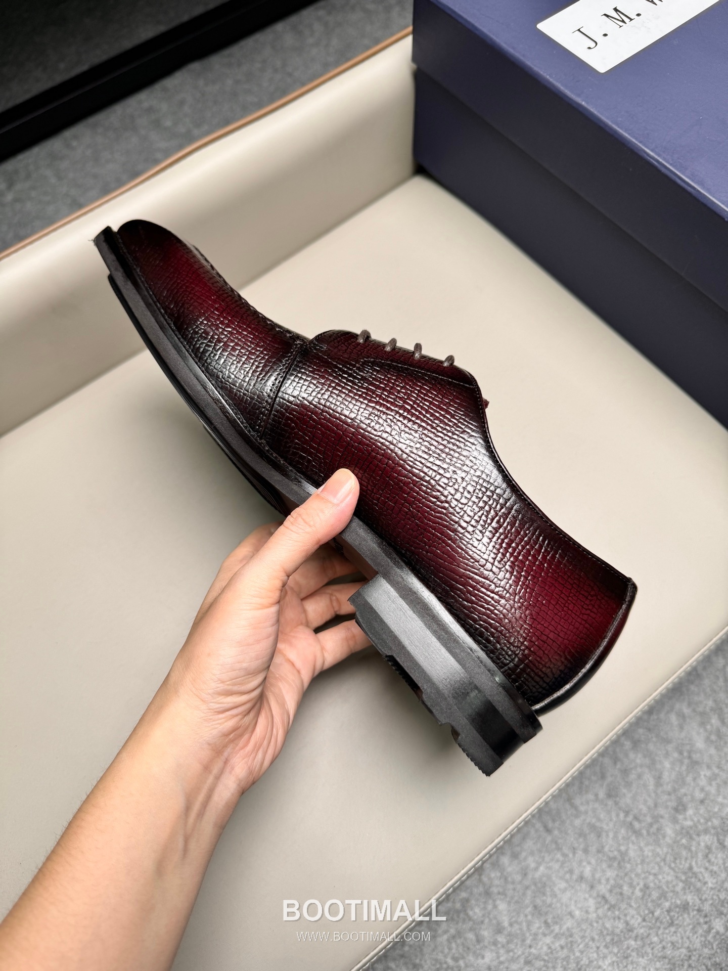 J.M.Weston Classic Calfskin Leather Lace-Up Dress Shoes with Lightweight Sole Detail 제이엠웨스턴 클래식 카프스킨 레더 레이스업 드레스 슈즈 2.5cm 8