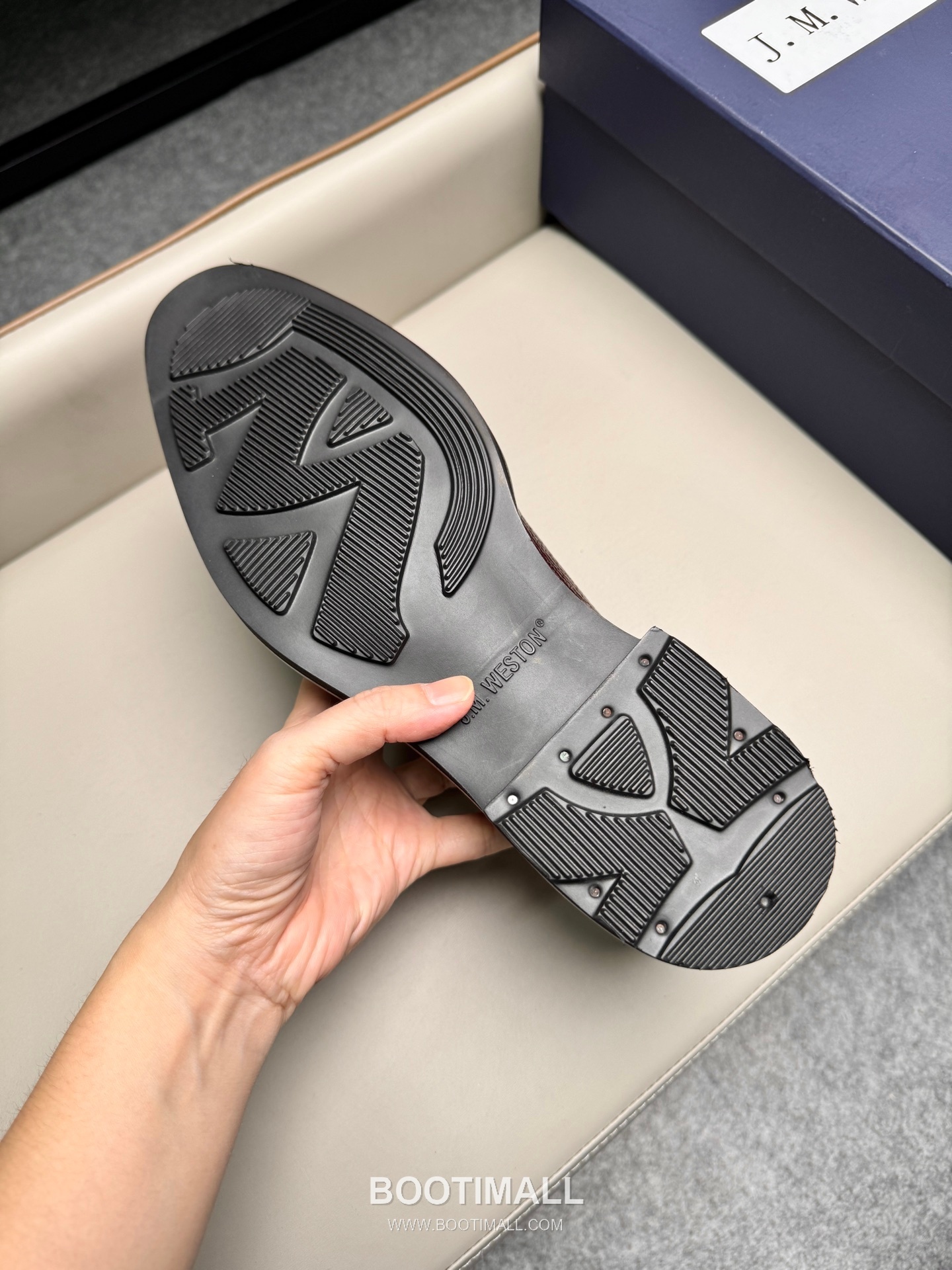 J.M.Weston Classic Calfskin Leather Lace-Up Dress Shoes with Lightweight Sole Detail 제이엠웨스턴 클래식 카프스킨 레더 레이스업 드레스 슈즈 2.5cm 9