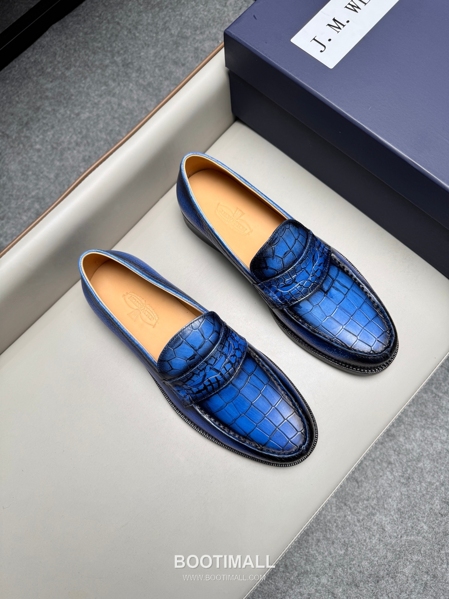 J.M.Weston Classic Embossed Calfskin Leather Lace-Up Dress Shoes with Leather Sole Detail 제이엠웨스턴 클래식 엠보싱 카프스킨 레더 레이스업 드레스 슈즈 2.5cm 1