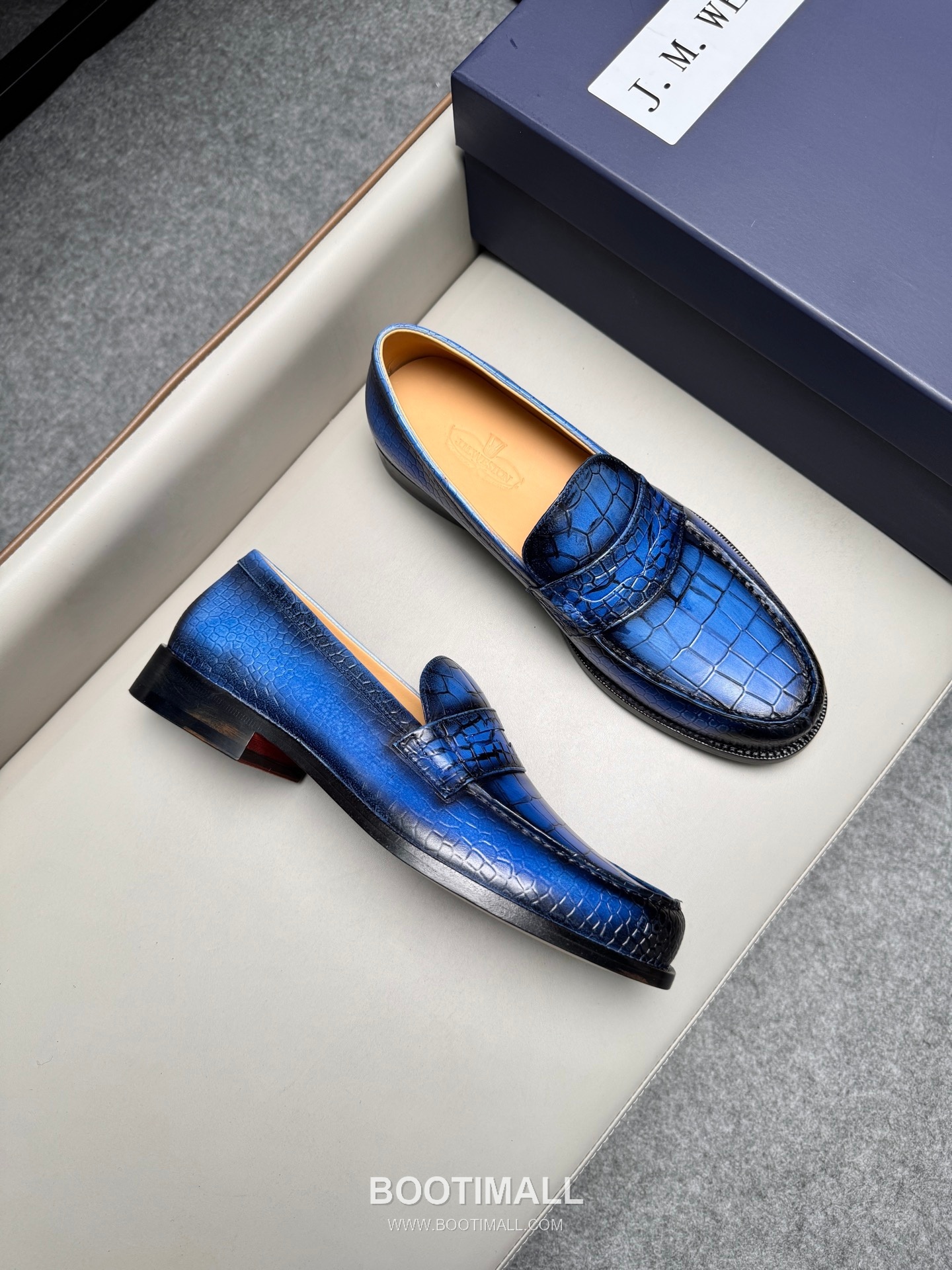 J.M.Weston Classic Embossed Calfskin Leather Lace-Up Dress Shoes with Leather Sole Detail 제이엠웨스턴 클래식 엠보싱 카프스킨 레더 레이스업 드레스 슈즈 2.5cm 2