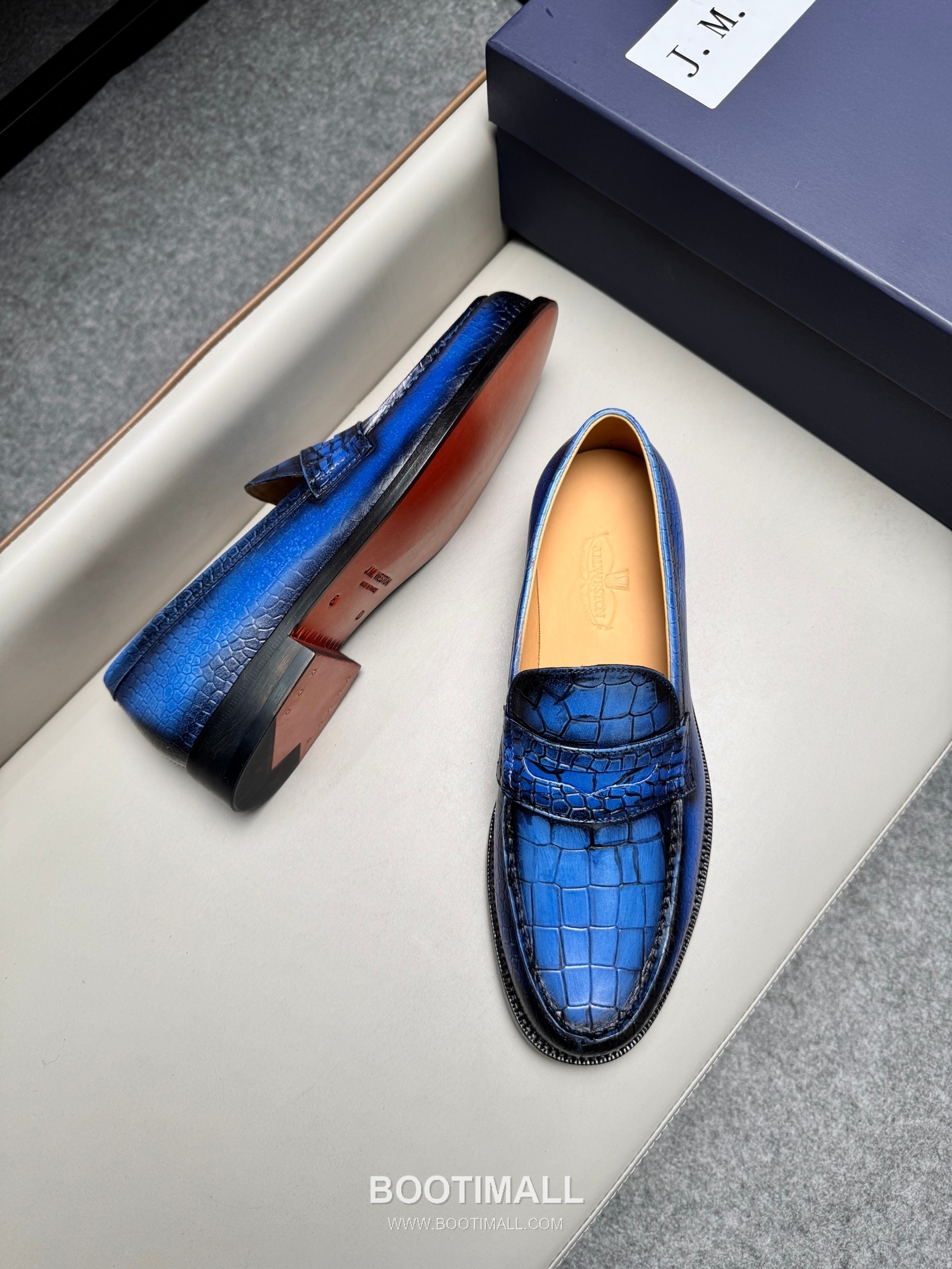 J.M.Weston Classic Embossed Calfskin Leather Lace-Up Dress Shoes with Leather Sole Detail 제이엠웨스턴 클래식 엠보싱 카프스킨 레더 레이스업 드레스 슈즈 2.5cm 3