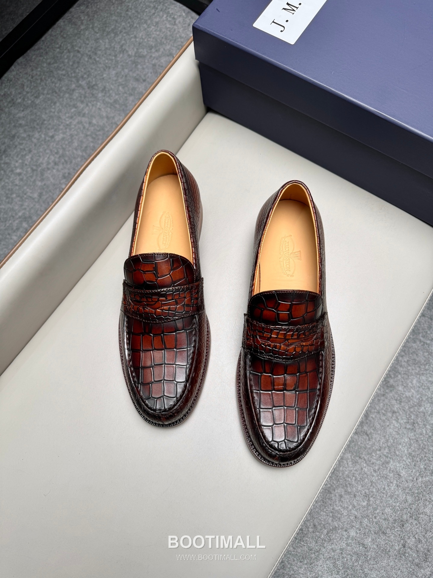 J.M.Weston Classic Embossed Calfskin Leather Lace-Up Dress Shoes with Leather Sole Detail 제이엠웨스턴 클래식 엠보싱 카프스킨 레더 레이스업 드레스 슈즈 2.5cm 4