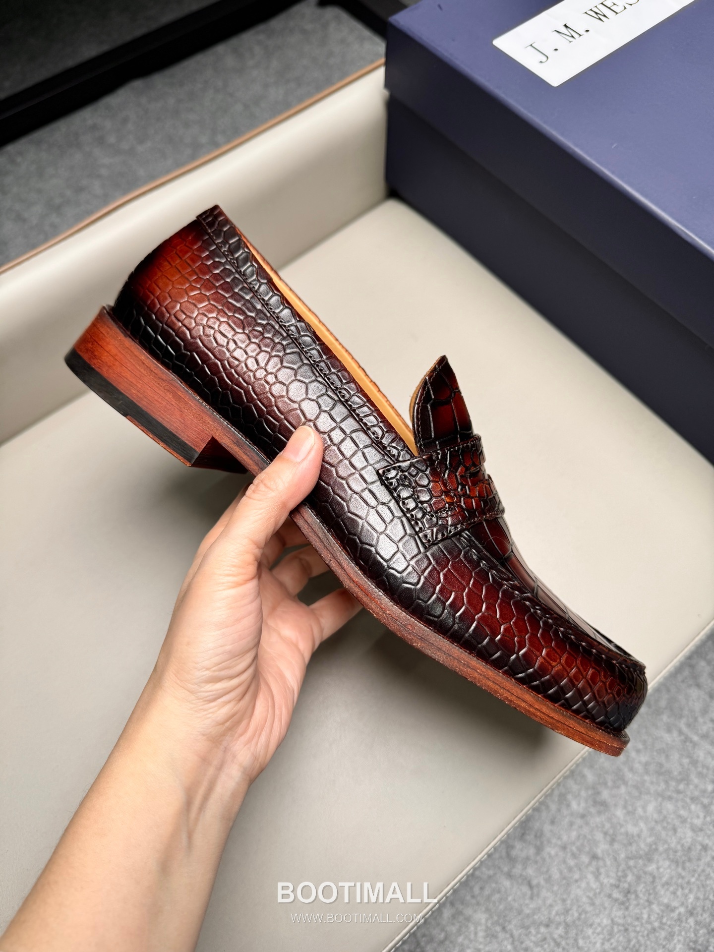 J.M.Weston Classic Embossed Calfskin Leather Lace-Up Dress Shoes with Leather Sole Detail 제이엠웨스턴 클래식 엠보싱 카프스킨 레더 레이스업 드레스 슈즈 2.5cm 6