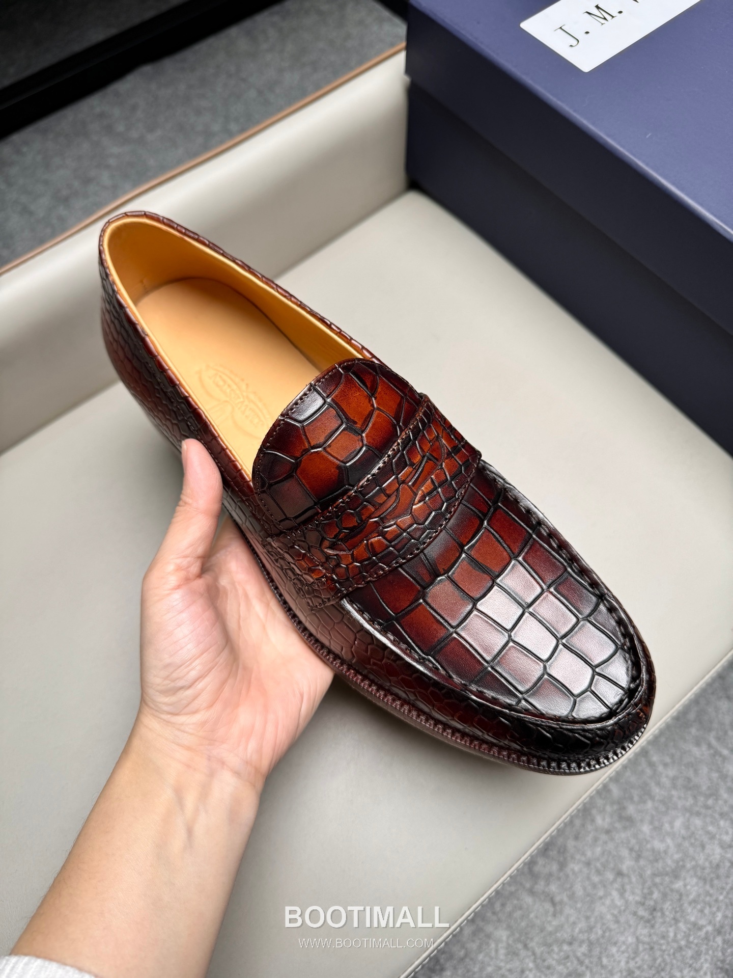 J.M.Weston Classic Embossed Calfskin Leather Lace-Up Dress Shoes with Leather Sole Detail 제이엠웨스턴 클래식 엠보싱 카프스킨 레더 레이스업 드레스 슈즈 2.5cm 7