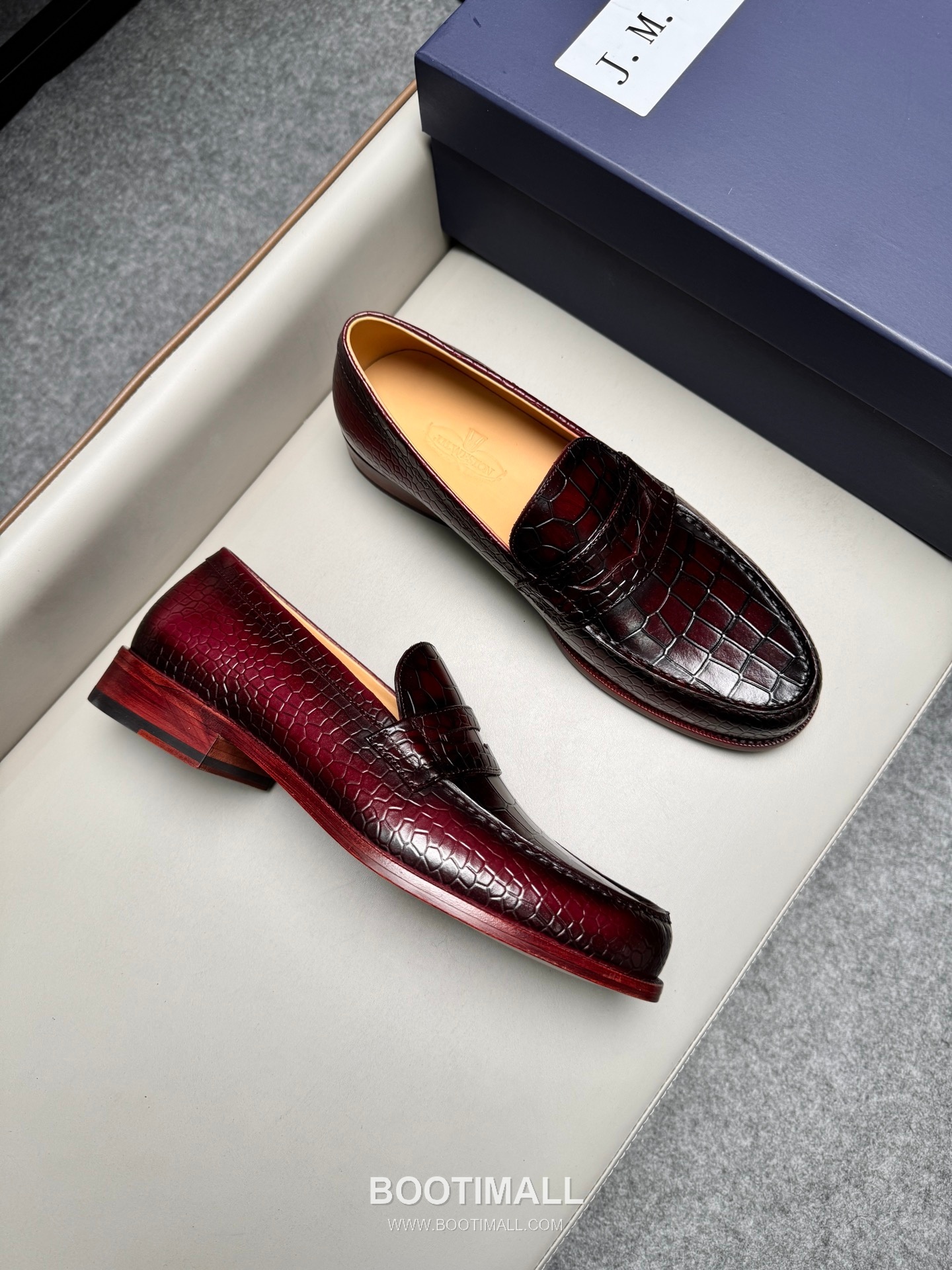 J.M.Weston Classic Embossed Calfskin Leather Lace-Up Dress Shoes with Leather Sole Detail 제이엠웨스턴 클래식 엠보싱 카프스킨 레더 레이스업 드레스 슈즈 2.5cm 2