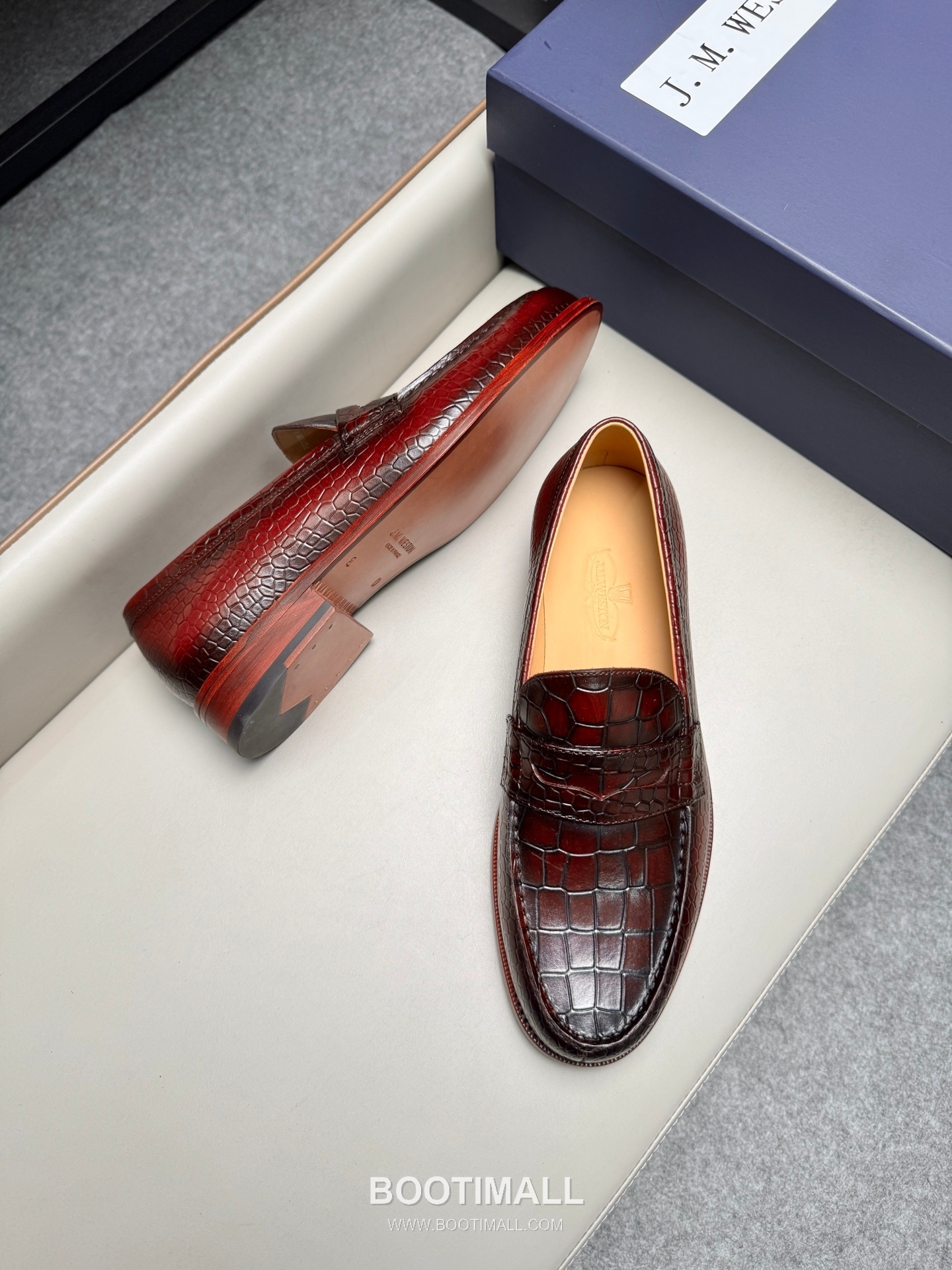 J.M.Weston Classic Embossed Calfskin Leather Lace-Up Dress Shoes with Leather Sole Detail 제이엠웨스턴 클래식 엠보싱 카프스킨 레더 레이스업 드레스 슈즈 2.5cm 3