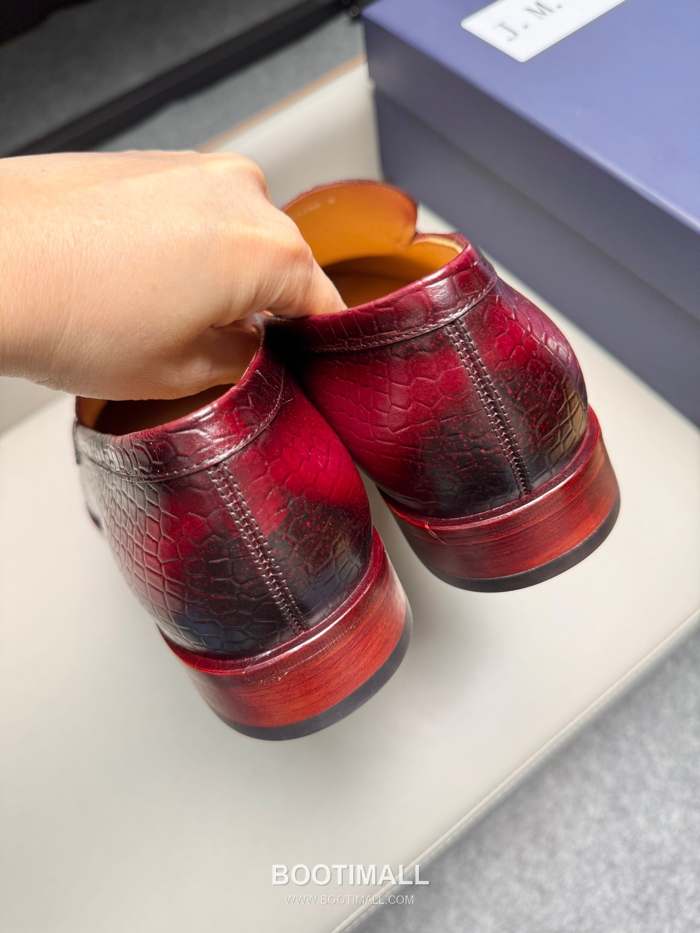 J.M.Weston Classic Embossed Calfskin Leather Lace-Up Dress Shoes with Leather Sole Detail 제이엠웨스턴 클래식 엠보싱 카프스킨 레더 레이스업 드레스 슈즈 2.5cm 5