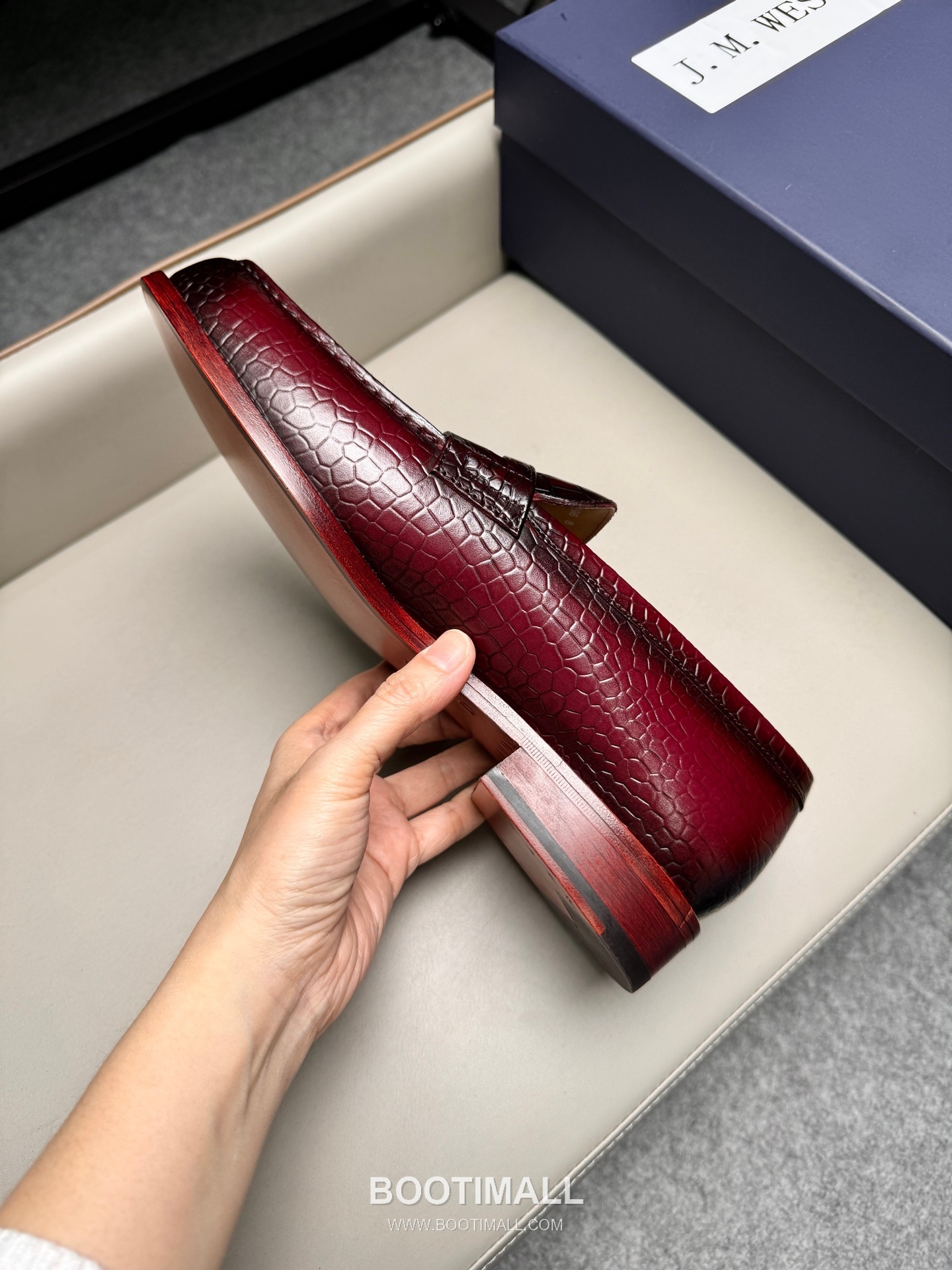 J.M.Weston Classic Embossed Calfskin Leather Lace-Up Dress Shoes with Leather Sole Detail 제이엠웨스턴 클래식 엠보싱 카프스킨 레더 레이스업 드레스 슈즈 2.5cm 8