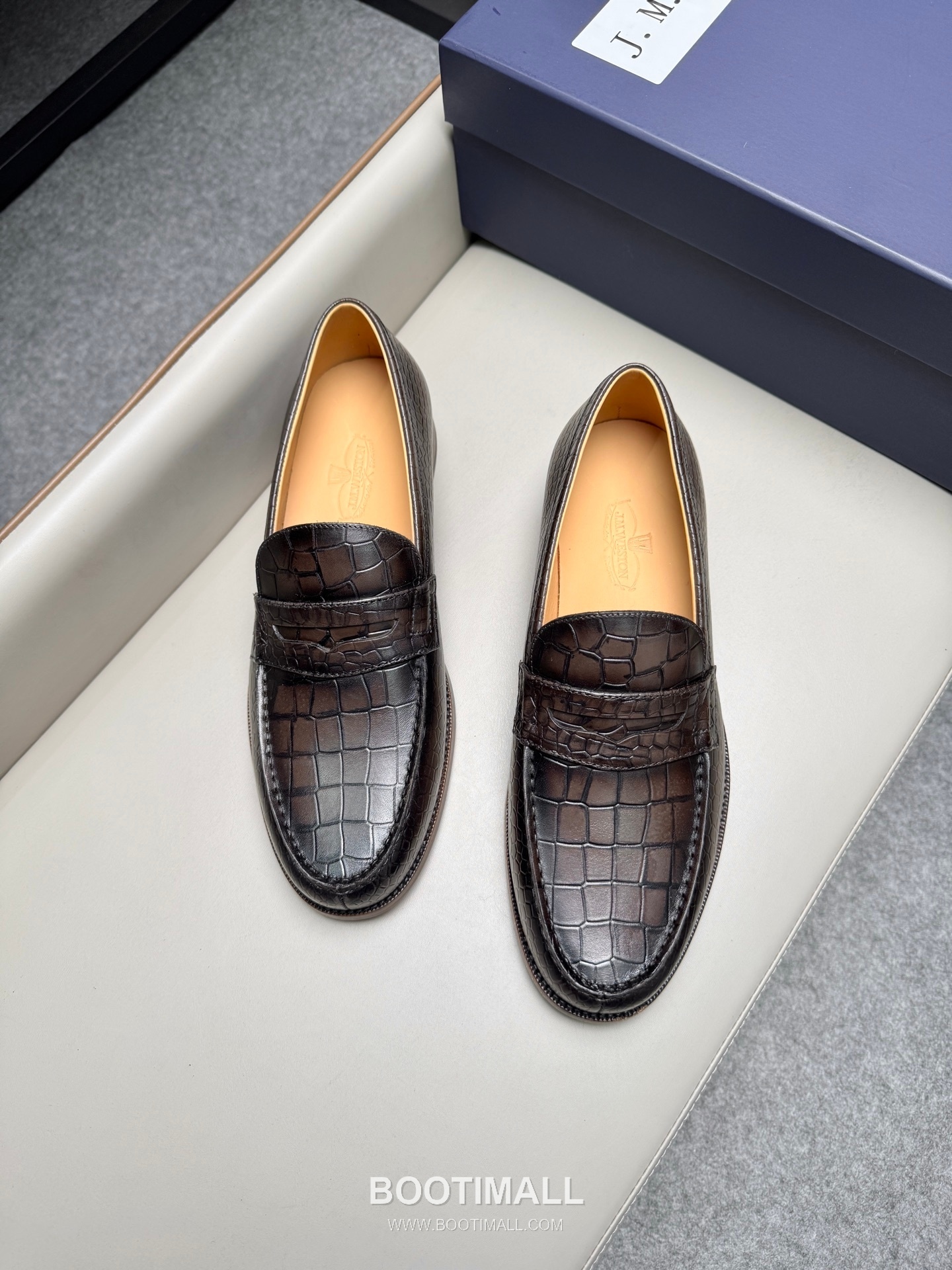 J.M.Weston Classic Embossed Calfskin Leather Lace-Up Dress Shoes with Leather Sole Detail 제이엠웨스턴 클래식 엠보싱 카프스킨 레더 레이스업 드레스 슈즈 2.5cm 4