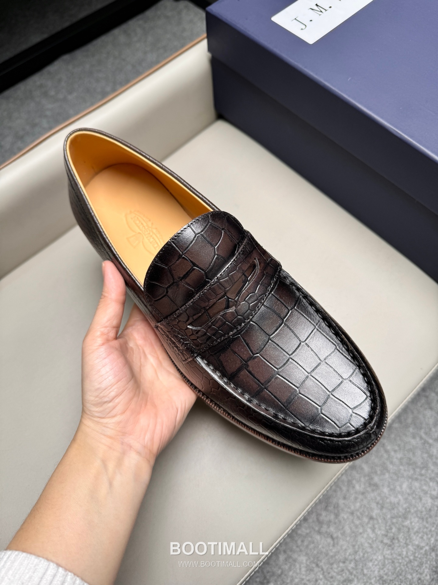 J.M.Weston Classic Embossed Calfskin Leather Lace-Up Dress Shoes with Leather Sole Detail 제이엠웨스턴 클래식 엠보싱 카프스킨 레더 레이스업 드레스 슈즈 2.5cm 7