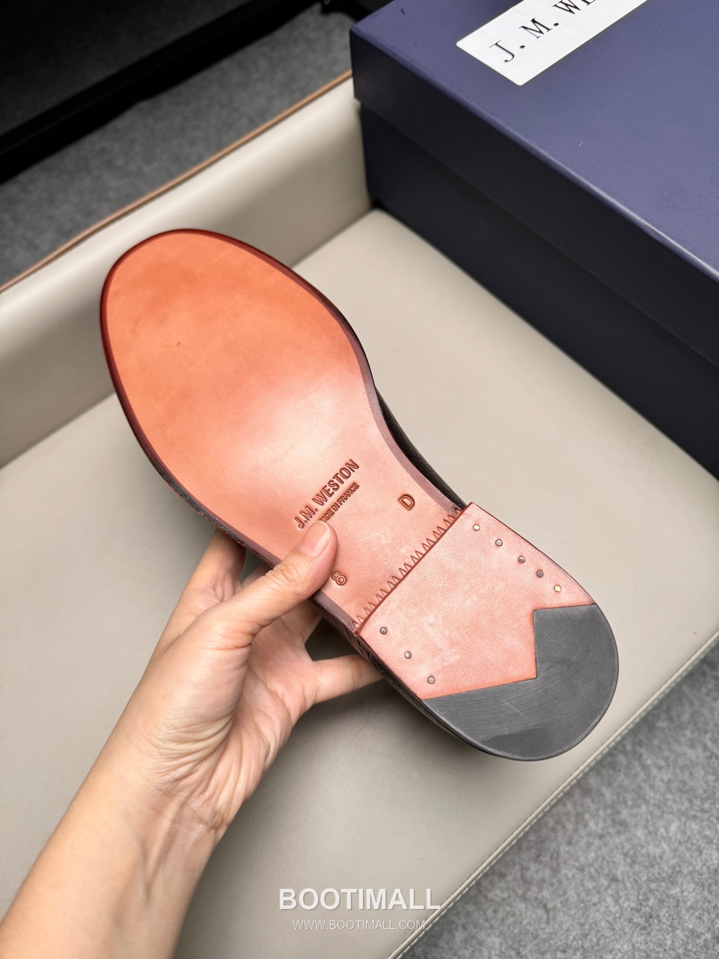 J.M.Weston Classic Embossed Calfskin Leather Lace-Up Dress Shoes with Leather Sole Detail 제이엠웨스턴 클래식 엠보싱 카프스킨 레더 레이스업 드레스 슈즈 2.5cm 9