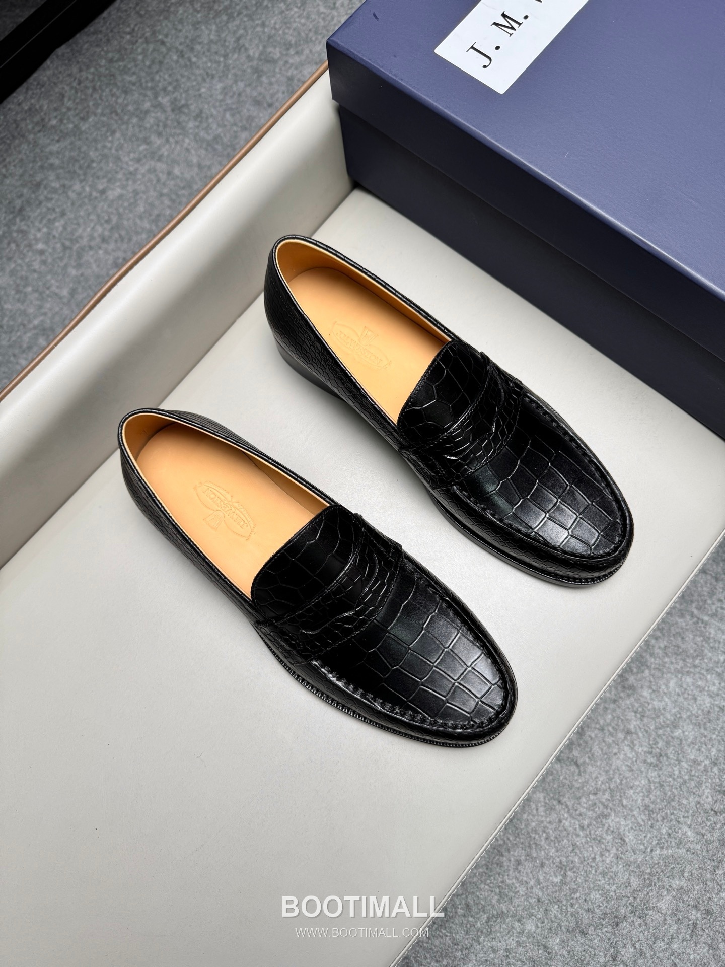 J.M.Weston Classic Embossed Calfskin Leather Lace-Up Dress Shoes with Leather Sole Detail 제이엠웨스턴 클래식 엠보싱 카프스킨 레더 레이스업 드레스 슈즈 2.5cm 1