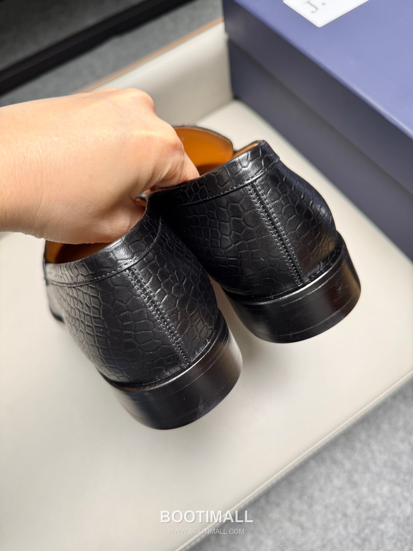 J.M.Weston Classic Embossed Calfskin Leather Lace-Up Dress Shoes with Leather Sole Detail 제이엠웨스턴 클래식 엠보싱 카프스킨 레더 레이스업 드레스 슈즈 2.5cm 5