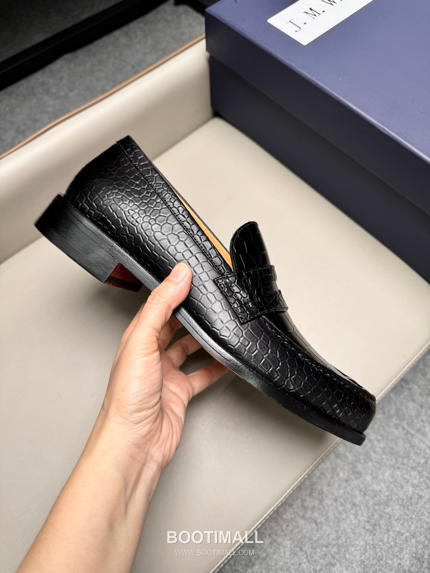 J.M.Weston Classic Embossed Calfskin Leather Lace-Up Dress Shoes with Leather Sole Detail 제이엠웨스턴 클래식 엠보싱 카프스킨 레더 레이스업 드레스 슈즈 2.5cm 6