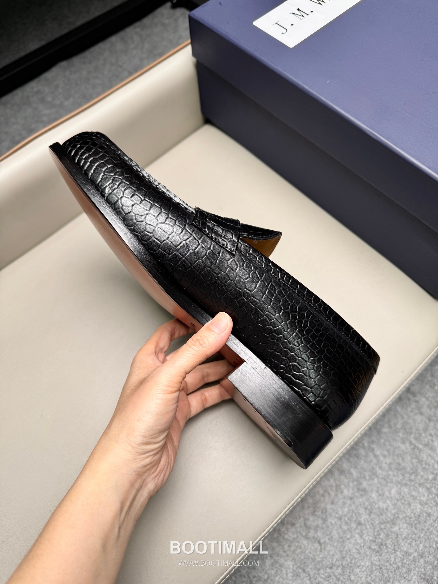 J.M.Weston Classic Embossed Calfskin Leather Lace-Up Dress Shoes with Leather Sole Detail 제이엠웨스턴 클래식 엠보싱 카프스킨 레더 레이스업 드레스 슈즈 2.5cm 8