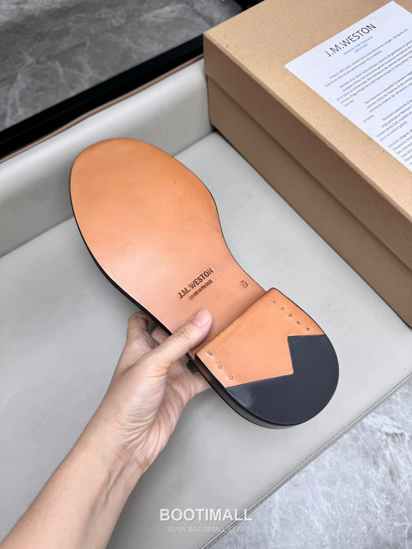 J.M.Weston Classic Calfskin Leather Lace-Up Dress Shoes with Smooth Upper Detail 제이엠웨스턴 클래식 카프스킨 레더 레이스업 드레스 슈즈 2.5cm 9