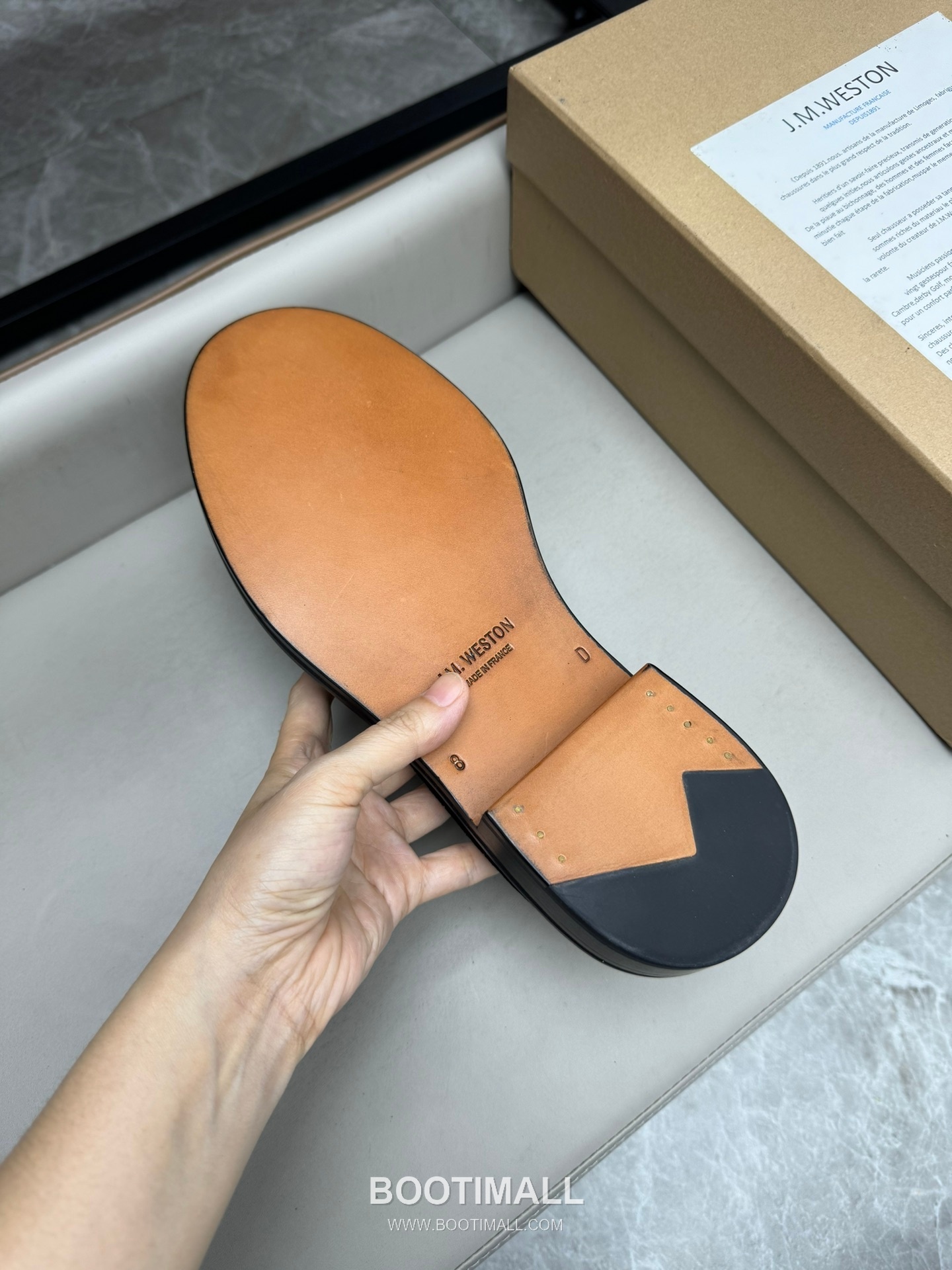 J.M.Weston Classic Calfskin Leather Lace-Up Dress Shoes with Minimal Seam Detail 제이엠웨스턴 클래식 카프스킨 레더 레이스업 드레스 슈즈 2.5cm 9