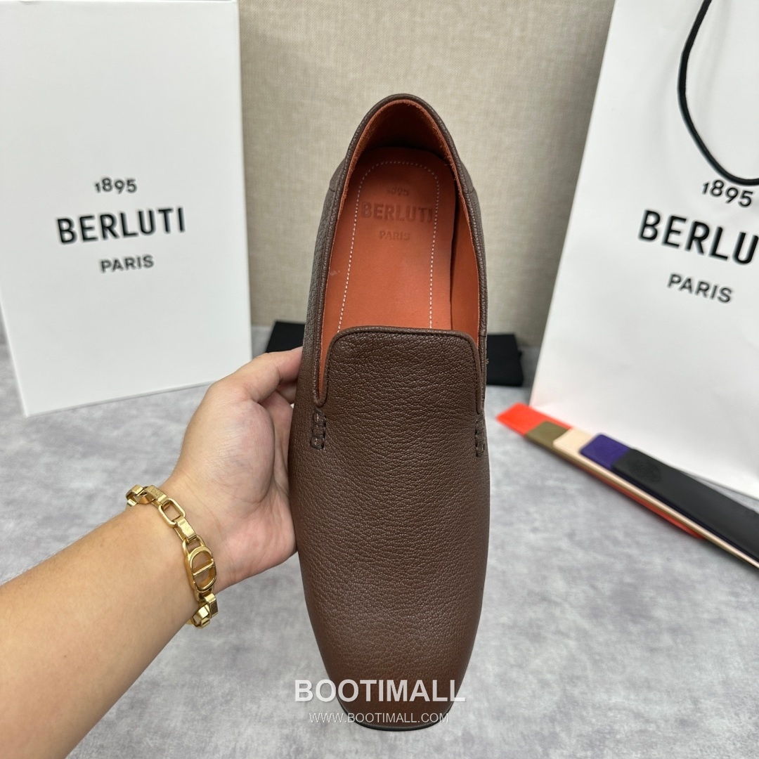 Berluti Escale Goatskin Leather Convertible Mule Loafer Shoes with Scritto Rubber Heel Detail 벨루티 에스칼레 고트스킨 레더 컨버터블 뮬 로퍼 슈즈 2.5cm 5